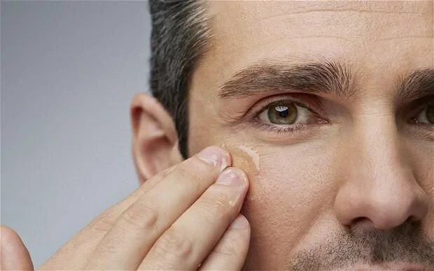 SAUVER NOTRE  PEAU DANS CE MONDE POLLUÉ GRACE AU MAGNESIUM 