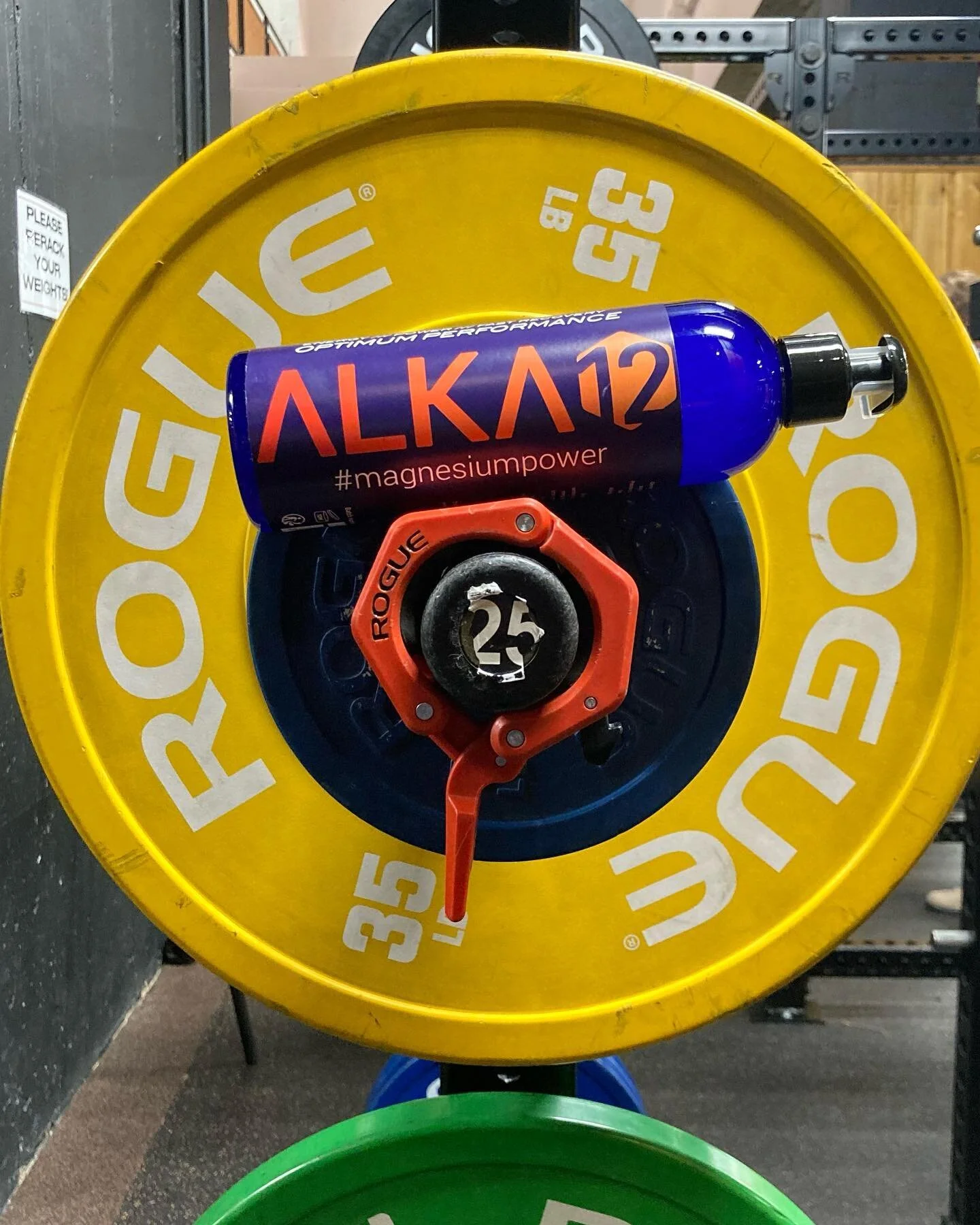 ALKA12 helps you to maximise your training, optimise your recovery and perform better ! A pure concentrate from the ocean with most important electrolytes from sea water as magnesium, calcium, sodium and potassium. Refuel, repair, restore, recharge a