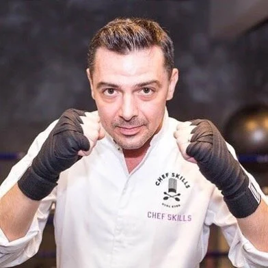 MUAY-THAI PAIN FREE X MASTER TOP CHEF FULLY ENERGIZED.  Vincent Leroux, 🇫🇷 

Always on- the-go, working 15 hours a day standing in my kitchen, I realized how important it is to maintain a good physical and mental balance to keep going. Therefore, I