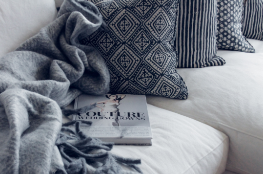 ochre-beige-o&b-blogging-studio-templates-for-interior-designers.png
