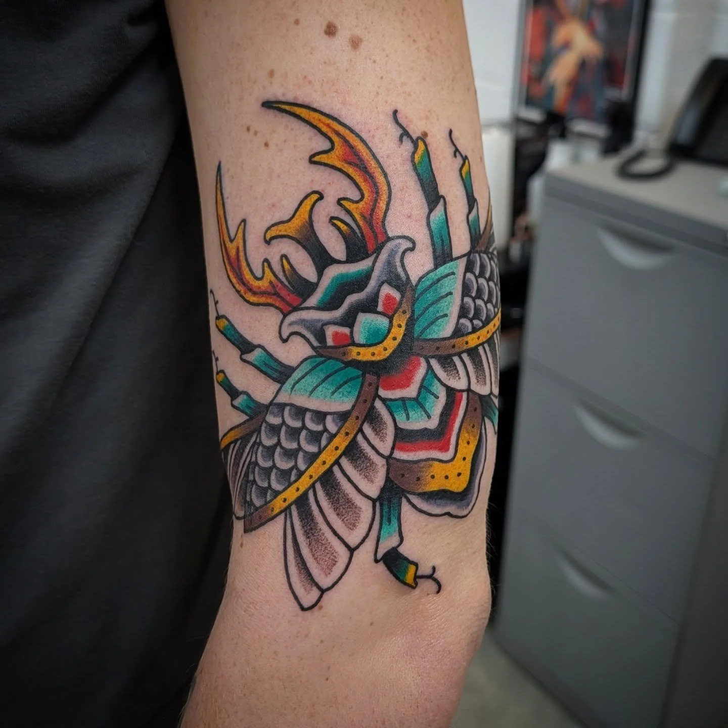 Andrew came in yesterday for this sweet ass beetle, swipe 👉 for some older healed work we did a while back! Thanks again mate, great catching up! Plenty of space available in December so hassle your mam for an early Christmas present ✌️❤️