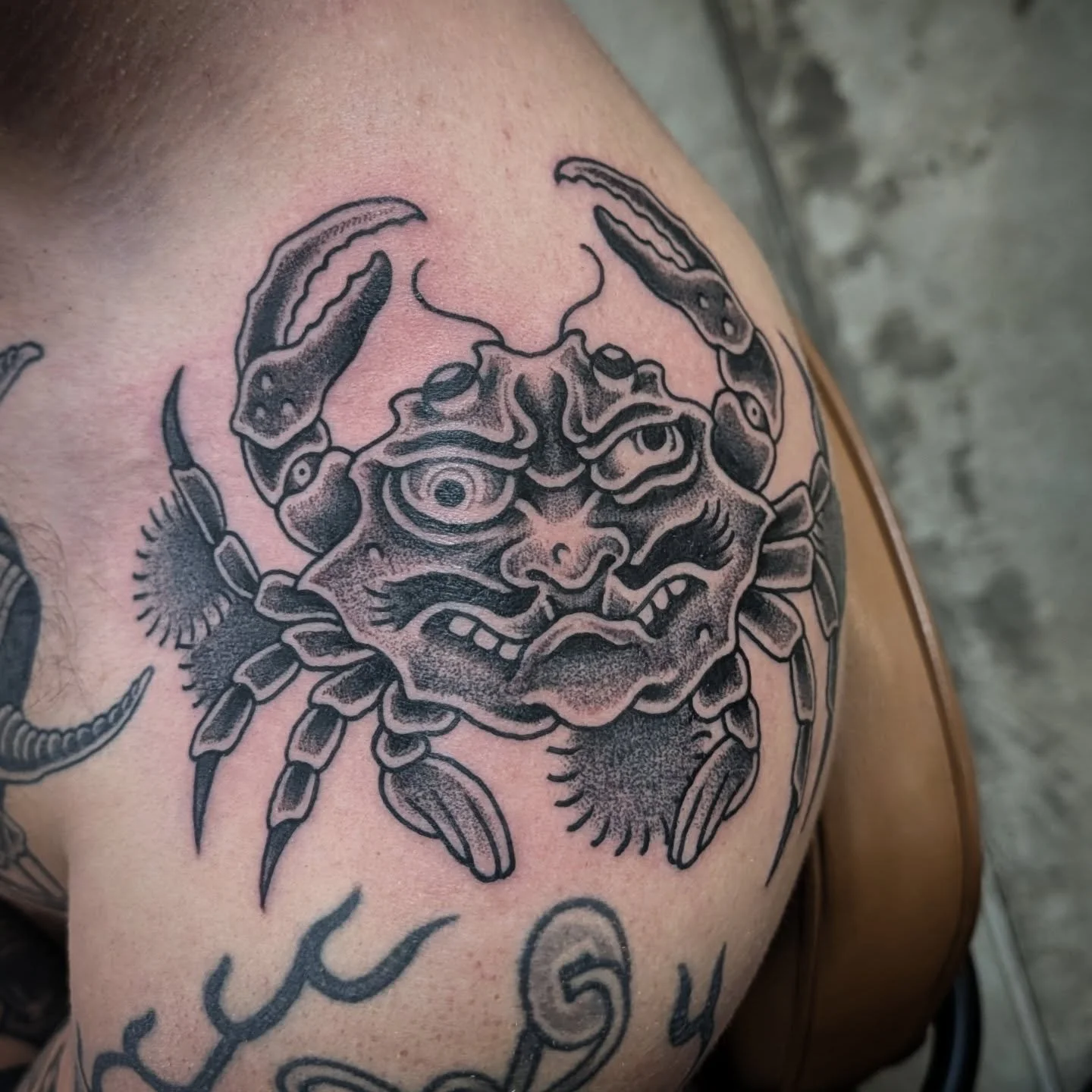 Weirdo Japanese-ish crab for @zackorrell today, great seeing you again mate! Healed hannya in there too ✌️❤️ LIMITED SPACE AVAILABLE FOR JANUARY - DM FOR INFO AND QUOTES!