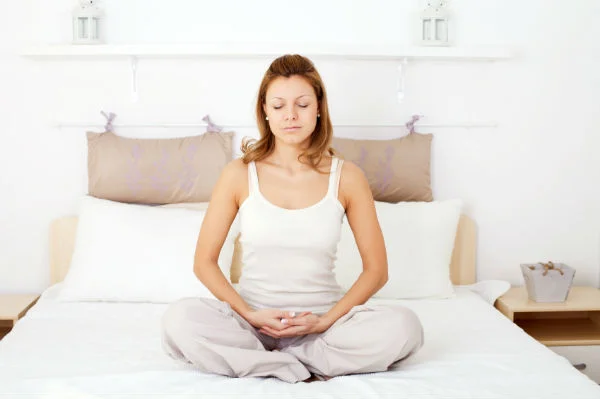 meditation-before-bed-mindful-sleep-by-healthista