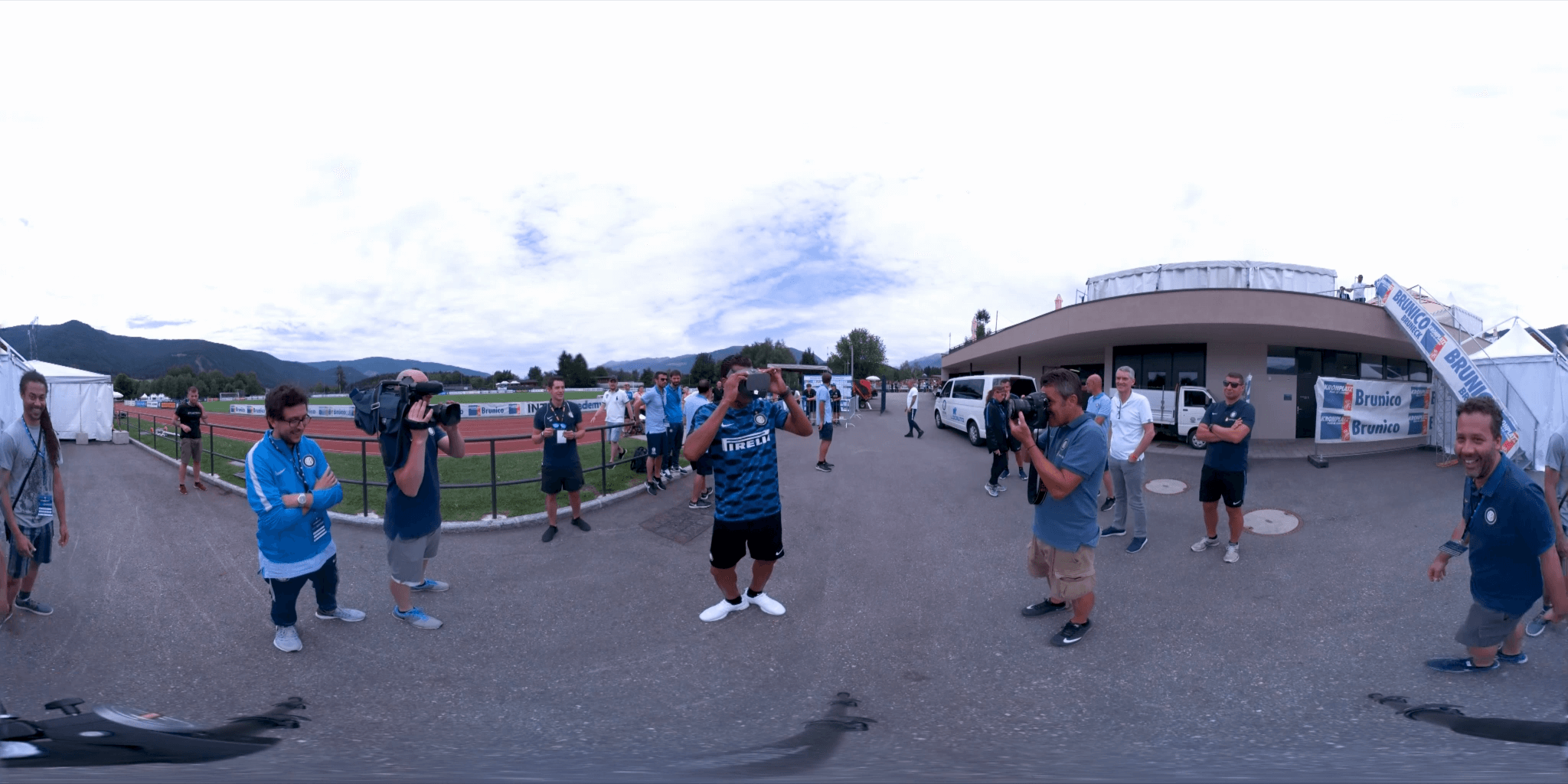 Inter VR Edit_English_360_TB (0-01-28-09).png