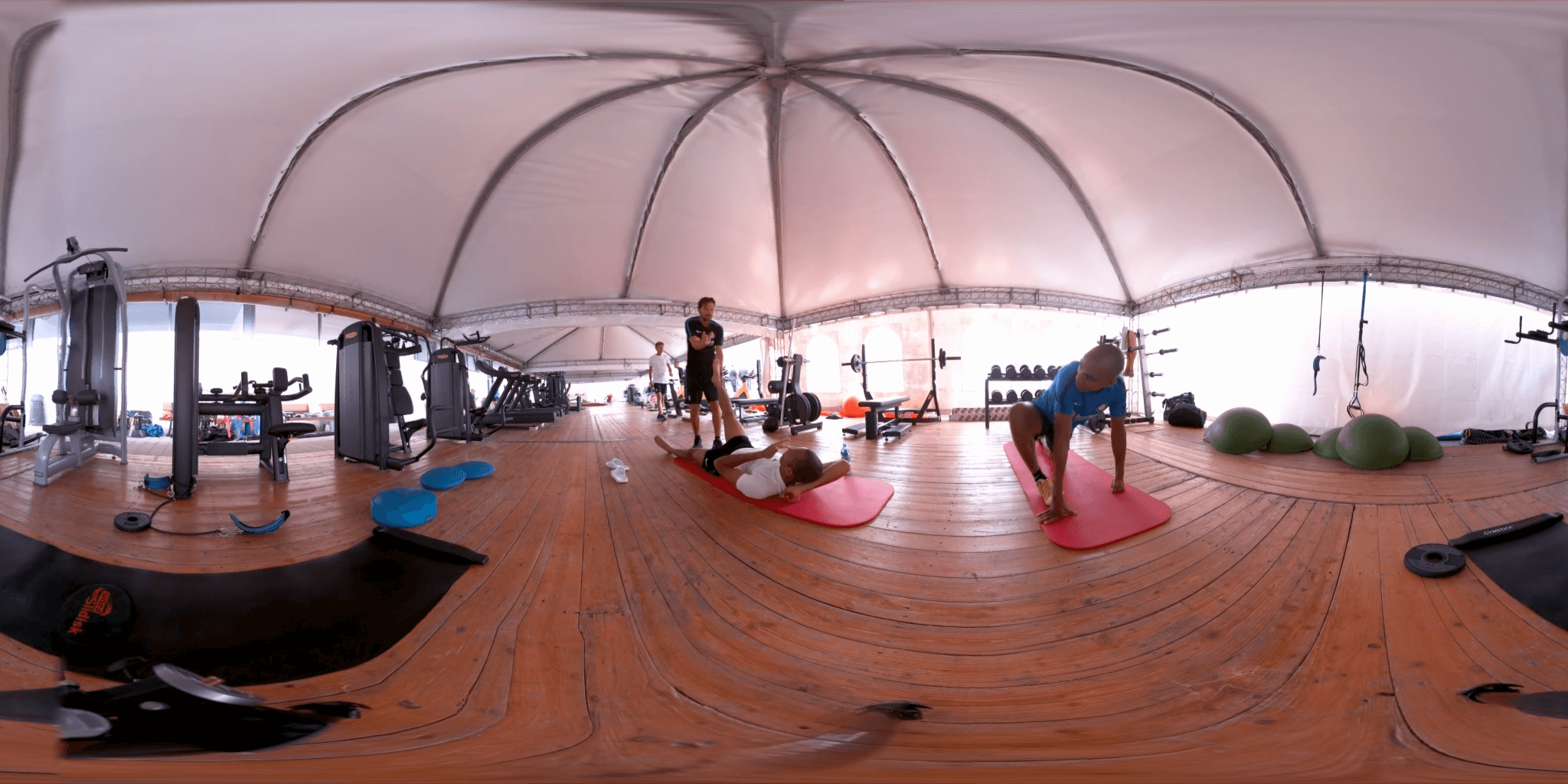 Inter VR Edit_English_360_TB (0-01-47-27).png