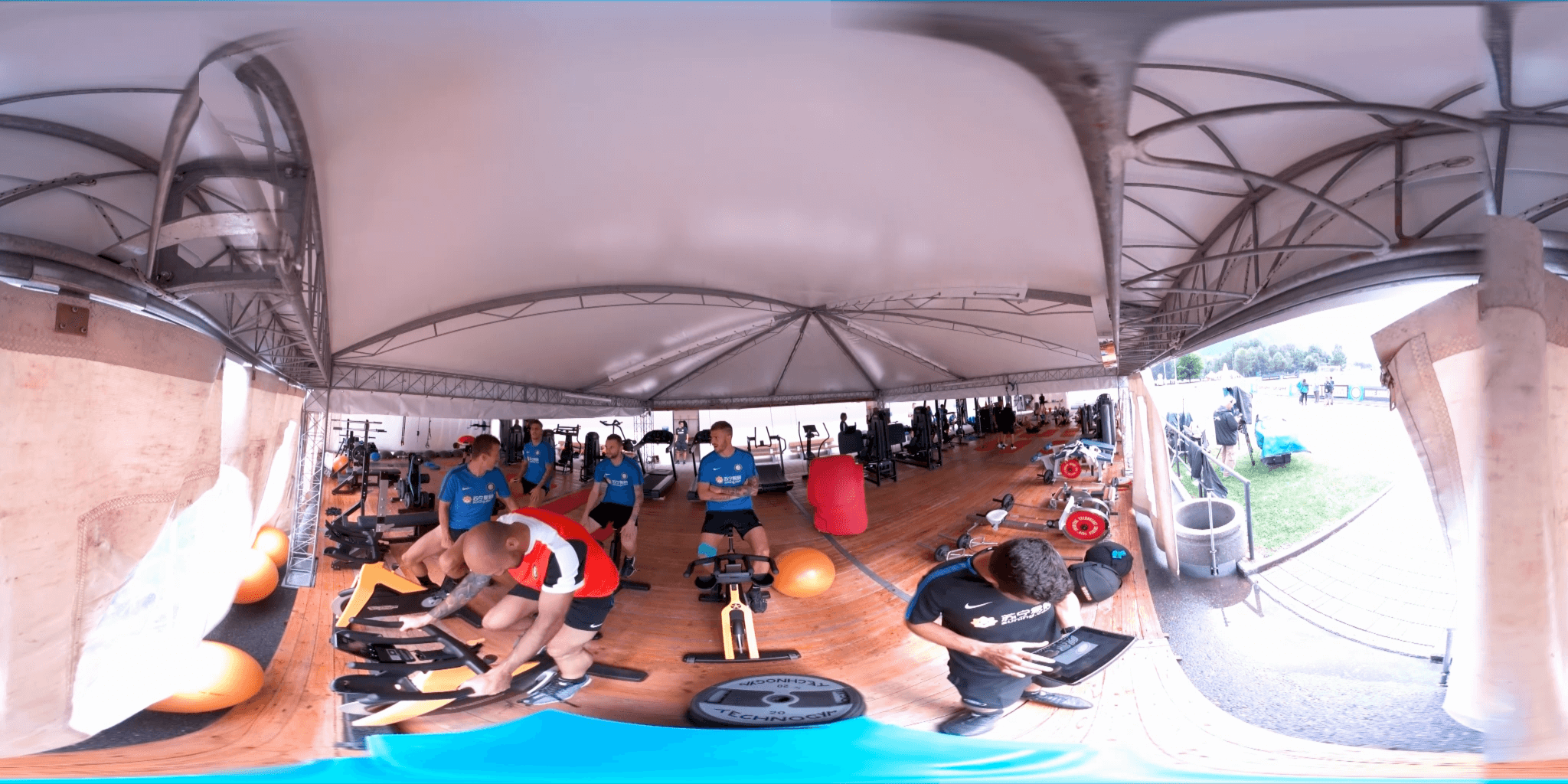 Inter VR Edit_English_360_TB (0-01-51-14).png
