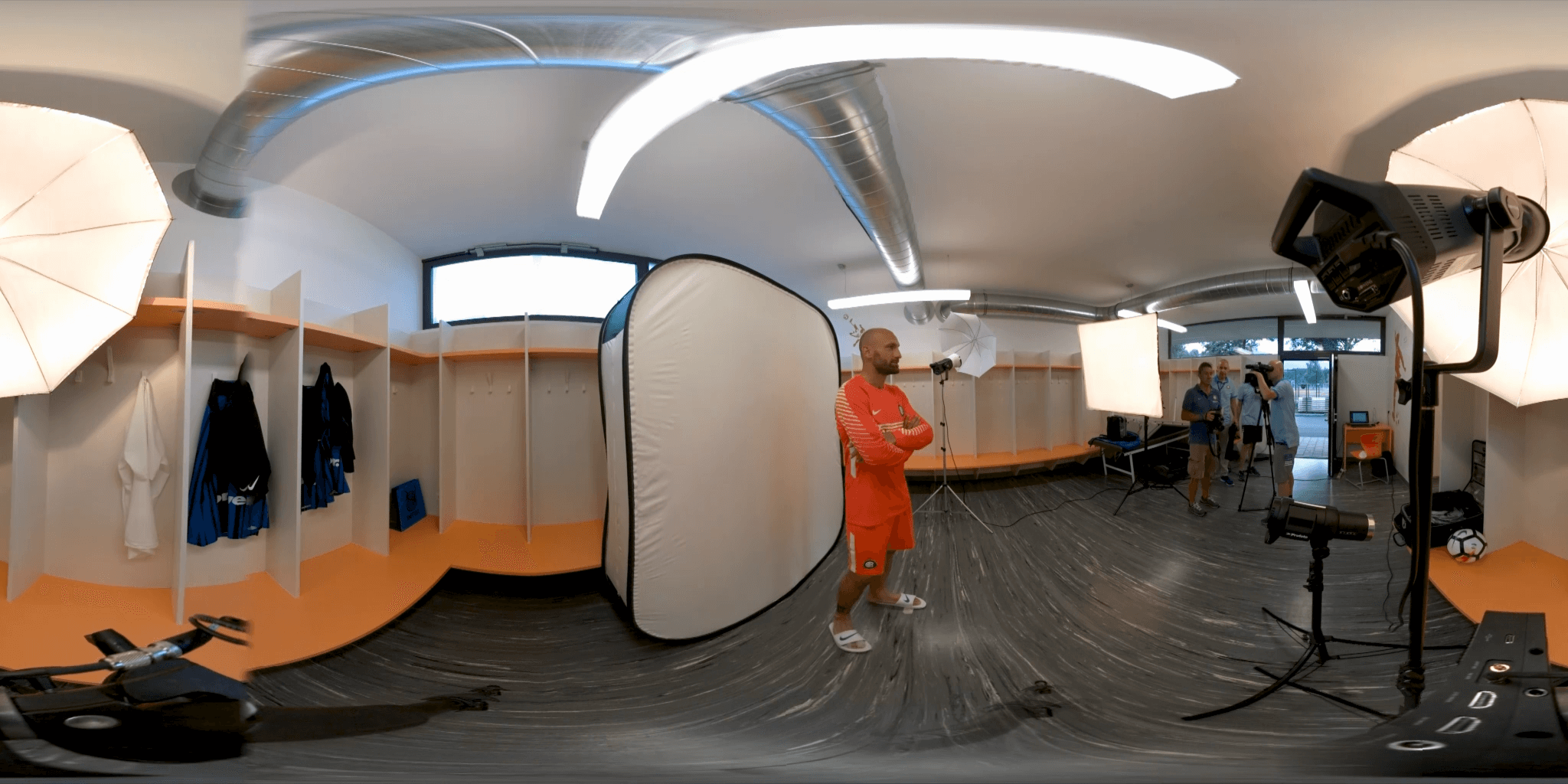 Inter VR Edit_English_360_TB (0-02-17-15).png
