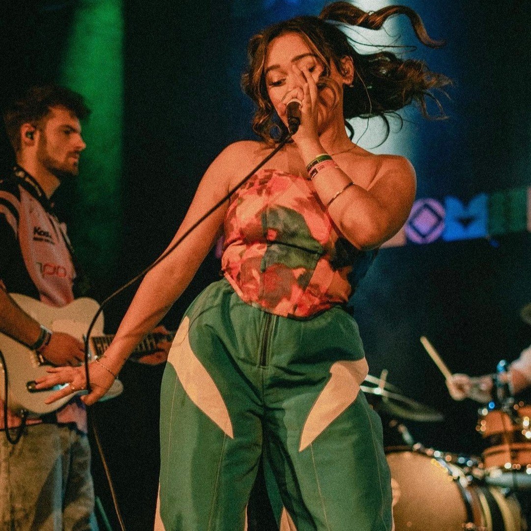 We have The @sophiewilsonmusic playing at The Cornerhouse this Friday&hellip; it&rsquo;s been while and we are delighted to have her back on our stage. She does Sweet Female Attitude, Flowers guys. Bring on the 00s.

Saturday night is The Alibis with