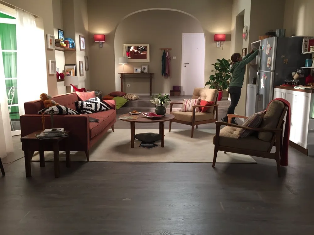 Vodafone Bu Devirde Interneti Bekleyen Ev Reklamı