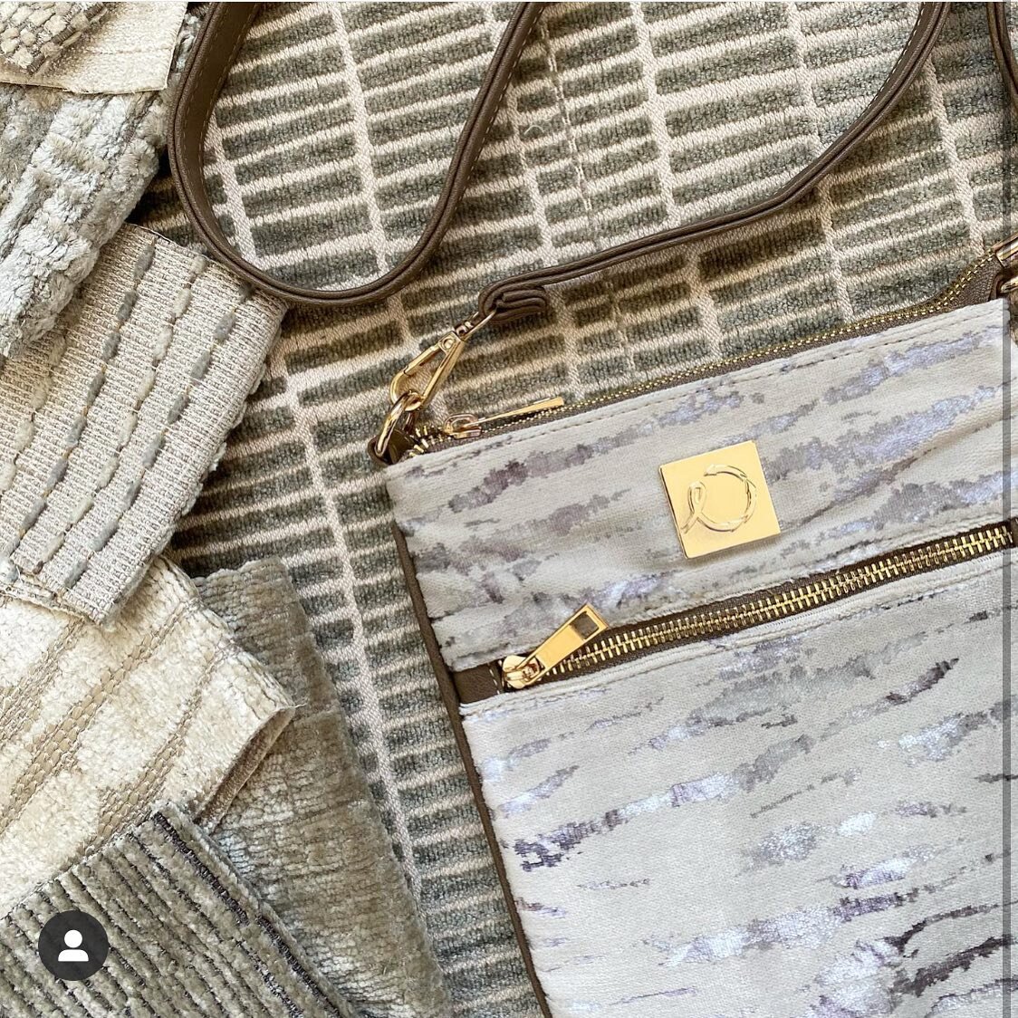 Loving this new Addy bag!  Need a last minute Mother&rsquo;s Day gift this weekend?  An Upcycled for Hope bag is the perfect #giftthatgivesback ! ❤️♻️ Head to our highlights to find a retailer near you! 
&bull;
&bull;
&bull;
#repost @deleotextiles &b