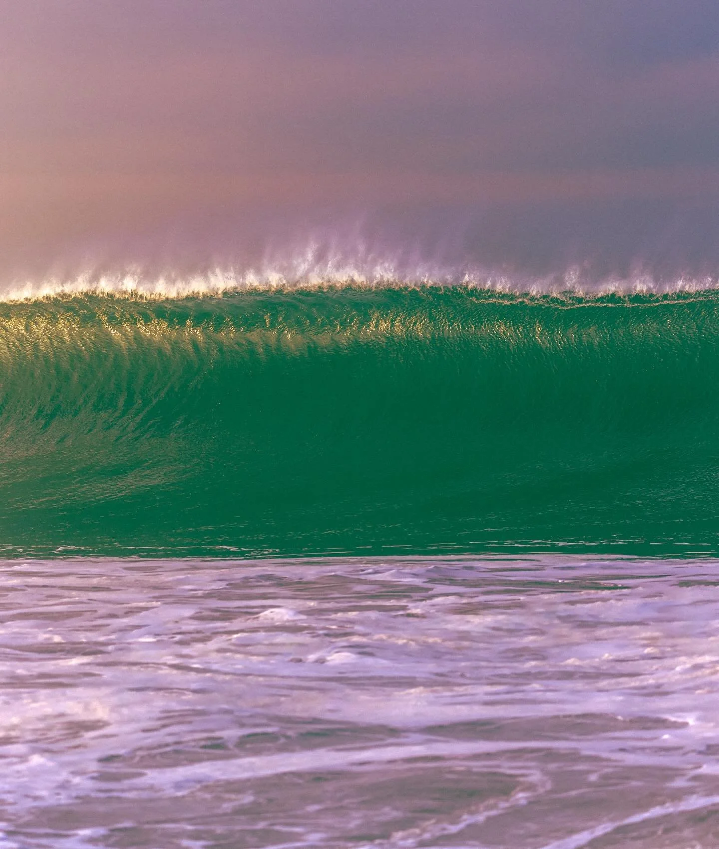 WAVE TO YOU 001
_
-
#waveoftheday #theperfectwave #humalien #1x #surftrip #waveshape #surfersjournal #lightroom #1x #surfporn #surferworld #surfphotography #portraitphotography #surf #gameoftones #canonphotography #ocean #color #surfer #surflife