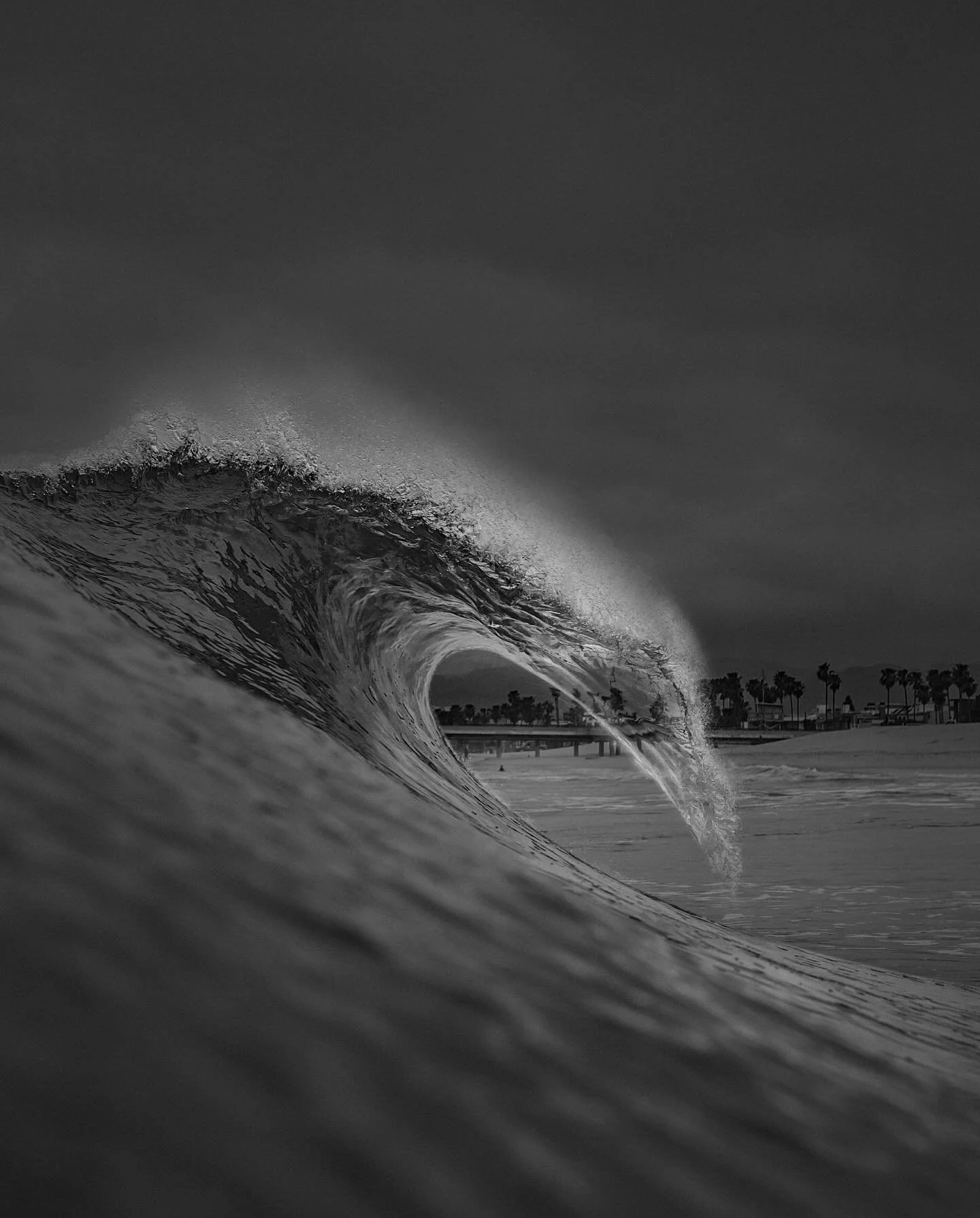 SMEAR 001a
...
A rare ocular distortion from a fiery peak. 

#waveporn
#theperfectwave 
#bnw_greatshots 
#bnw_zone 
#bnw_switzerland 
#bnw_minimalism 
#trappingtones 
#aov 
#gameoftones 
#thesurfersjournal 
#aquatech_imagingsolutions 
#canon1dxmarkii