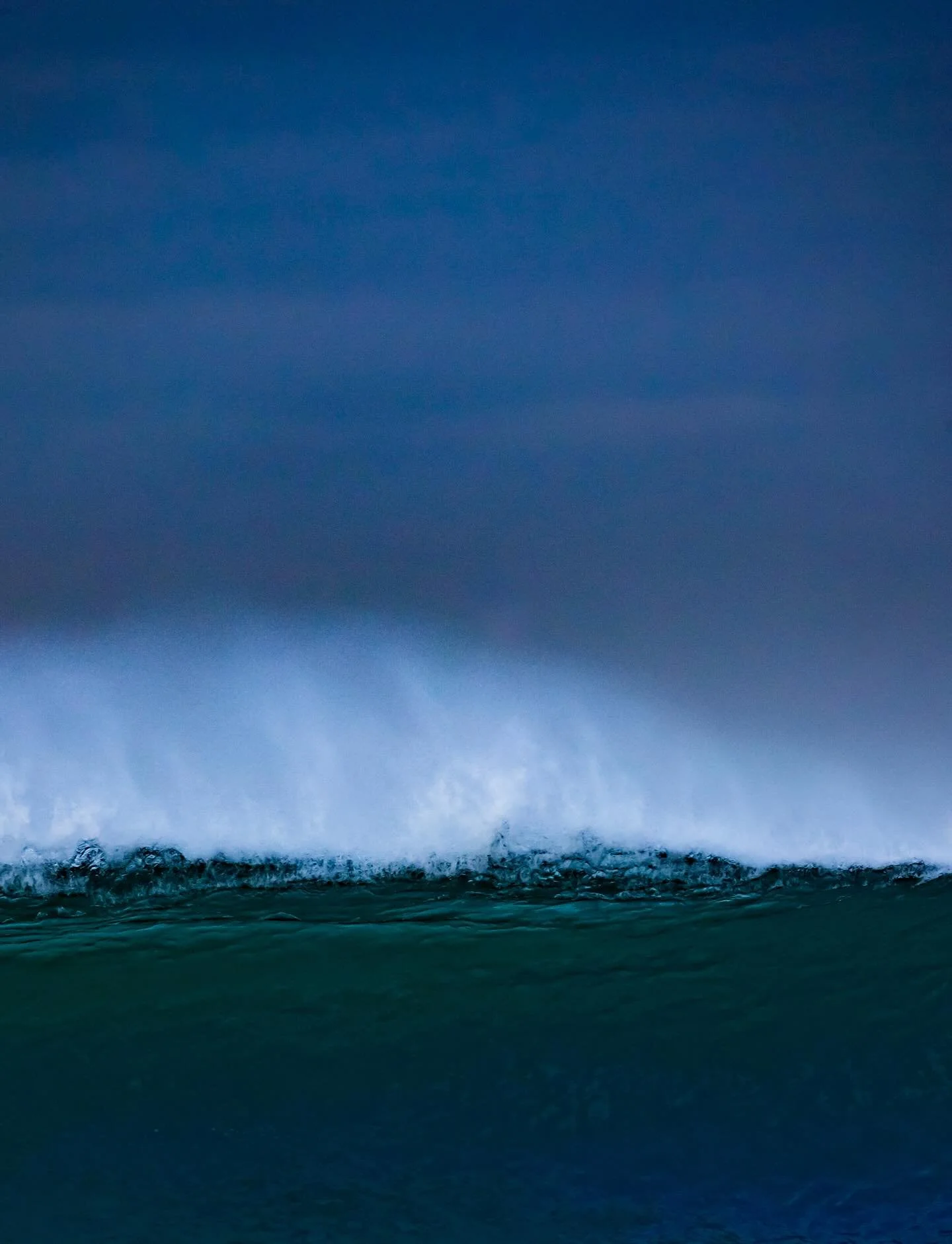 SOFT BRUSH 001
... 
A volumetric mass spraying an abundant shape. Unique as a snowflake. 

#newwave 
#waveporn 
#theperfectwave 
#1x 
#artclassified 
#bnw_switzerland 
#minimalism
#trappingtones 
#aov 
#gameoftones 
#thesurfersjournal 
#aquatech_imag
