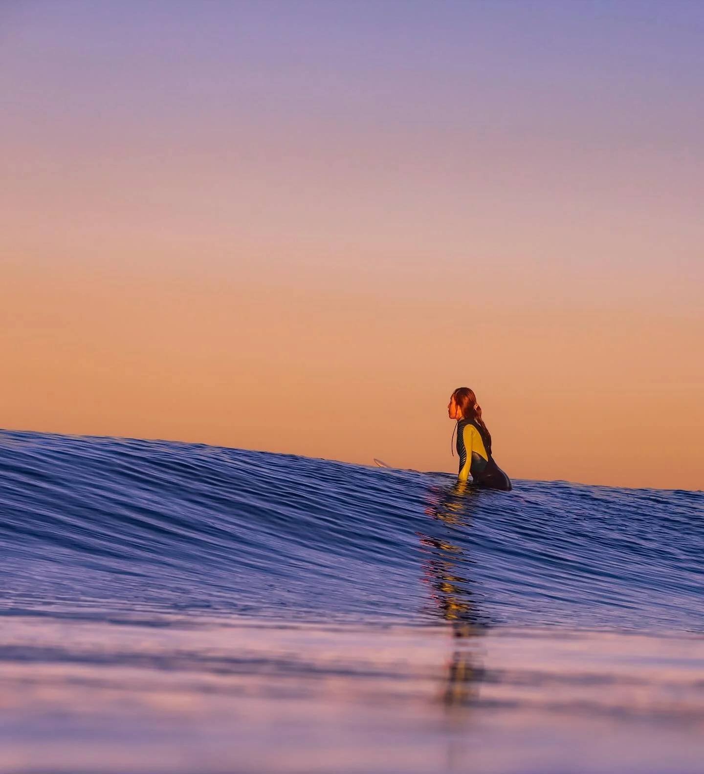 REFLECT ON 001
...
A lone rider lets the first of a set pass by. 

#newwave 
#waveporn 
#theperfectwave 
#1x 
#artclassified 
#bnw_switzerland 
#minimalism
#trappingtones 
#aov 
#gameoftones 
#thesurfersjournal 
#aquatech_imagingsolutions 
#canon1dxm