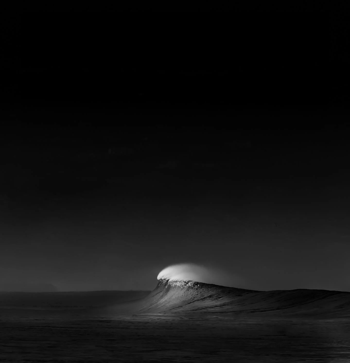THE ORIGINAL 001a
...
A delicate bump in a vast network of liquid. 

#waveporn
#theperfectwave 
#bnw_greatshots 
#bnw_zone 
#bnw_switzerland 
#bnw_minimalism 
#trappingtones 
#aov 
#gameoftones 
#thesurfersjournal 
#aquatech_imagingsolutions 
#canon1