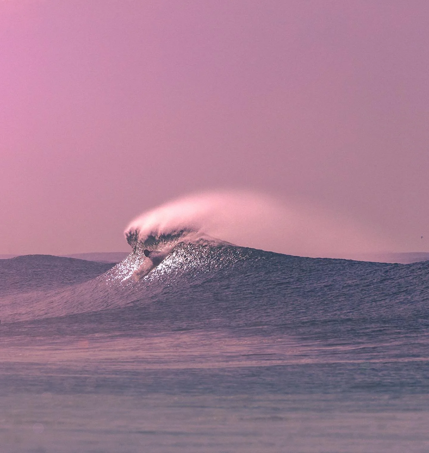 LAUNCH PARTY 001a
...
Another soft launch for the rider with acute special reasoning. 

#newwave 
#waveporn 
#theperfectwave 
#1x 
#artclassified 
#bnw_switzerland 
#minimalism
#trappingtones 
#aov 
#gameoftones 
#thesurfersjournal 
#aquatech_imaging