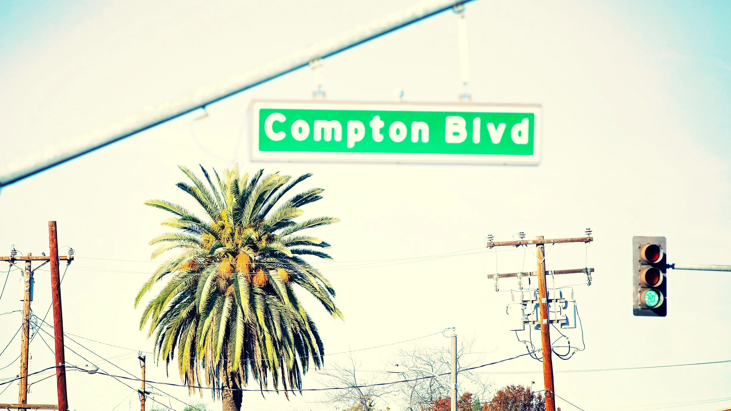 COMPTON U.S.A.