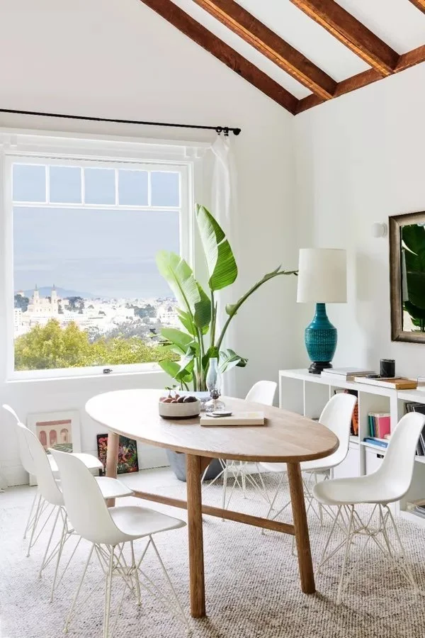 CASA VOGUE: Nos EUA, chalé da década de 1920 ganha reforma que recupera a planta original
