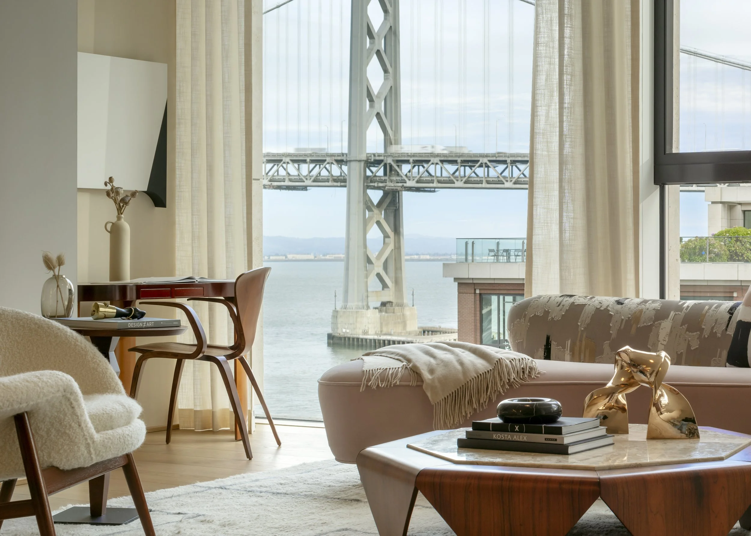 CALIFORNIA HOME+DESIGN: California Minimalism and Modernist Furniture At One Steuart Lane