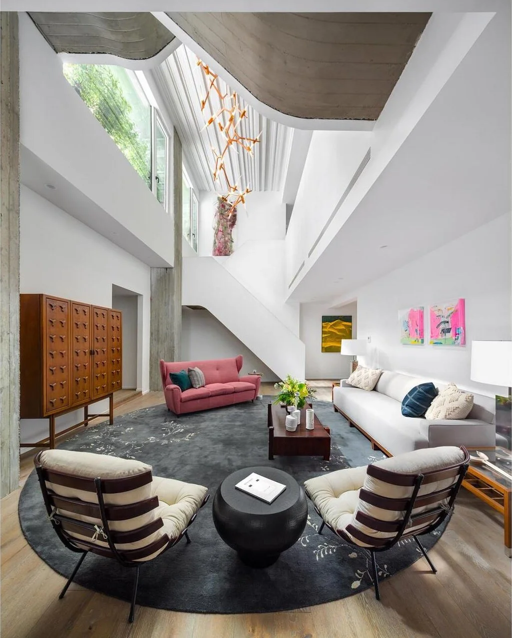 COTTAGES &amp; GARDENS: 4 Residential Manhattan Buildings with Eye-Catching Staircases