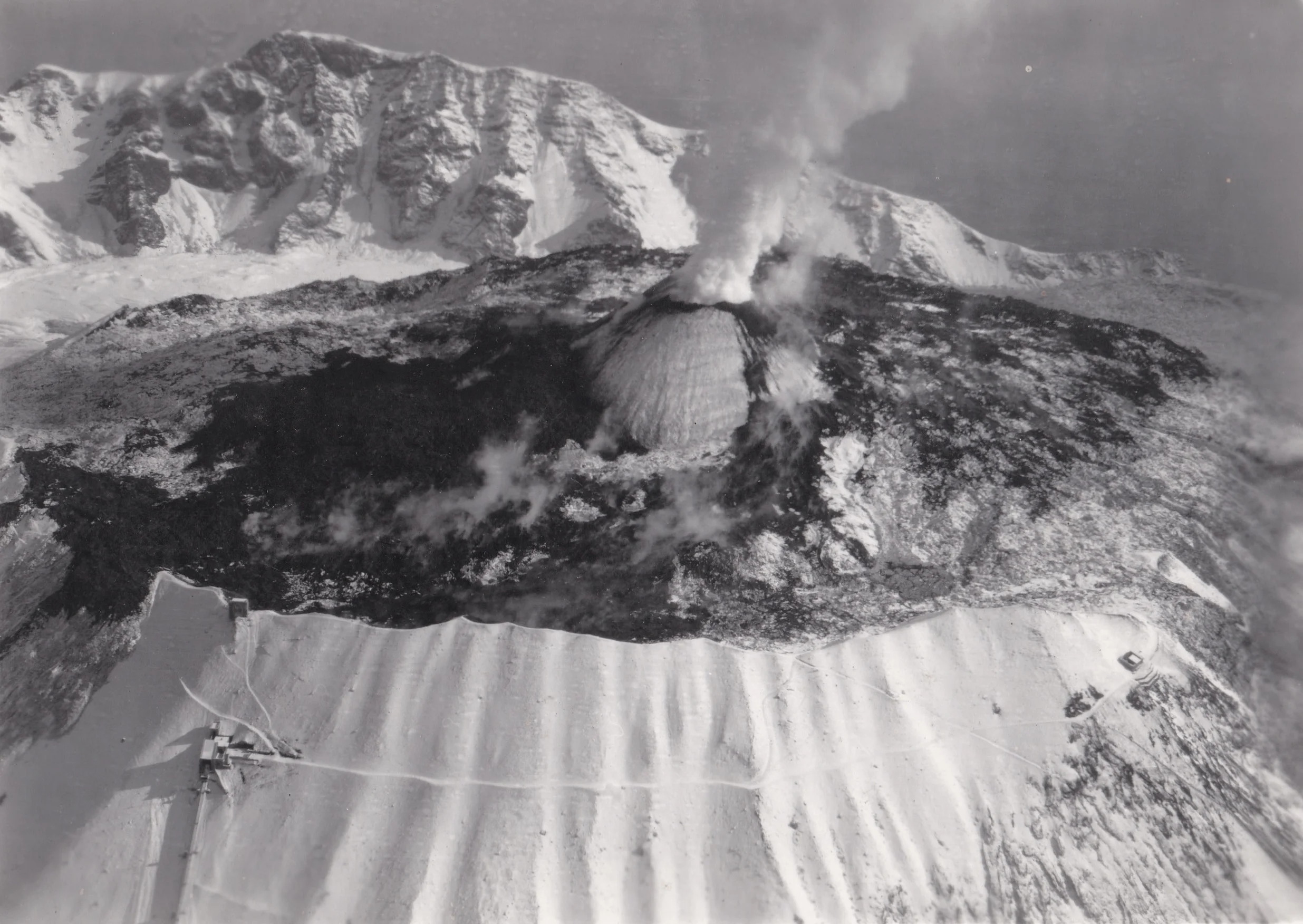 volcan 16x22.jpg