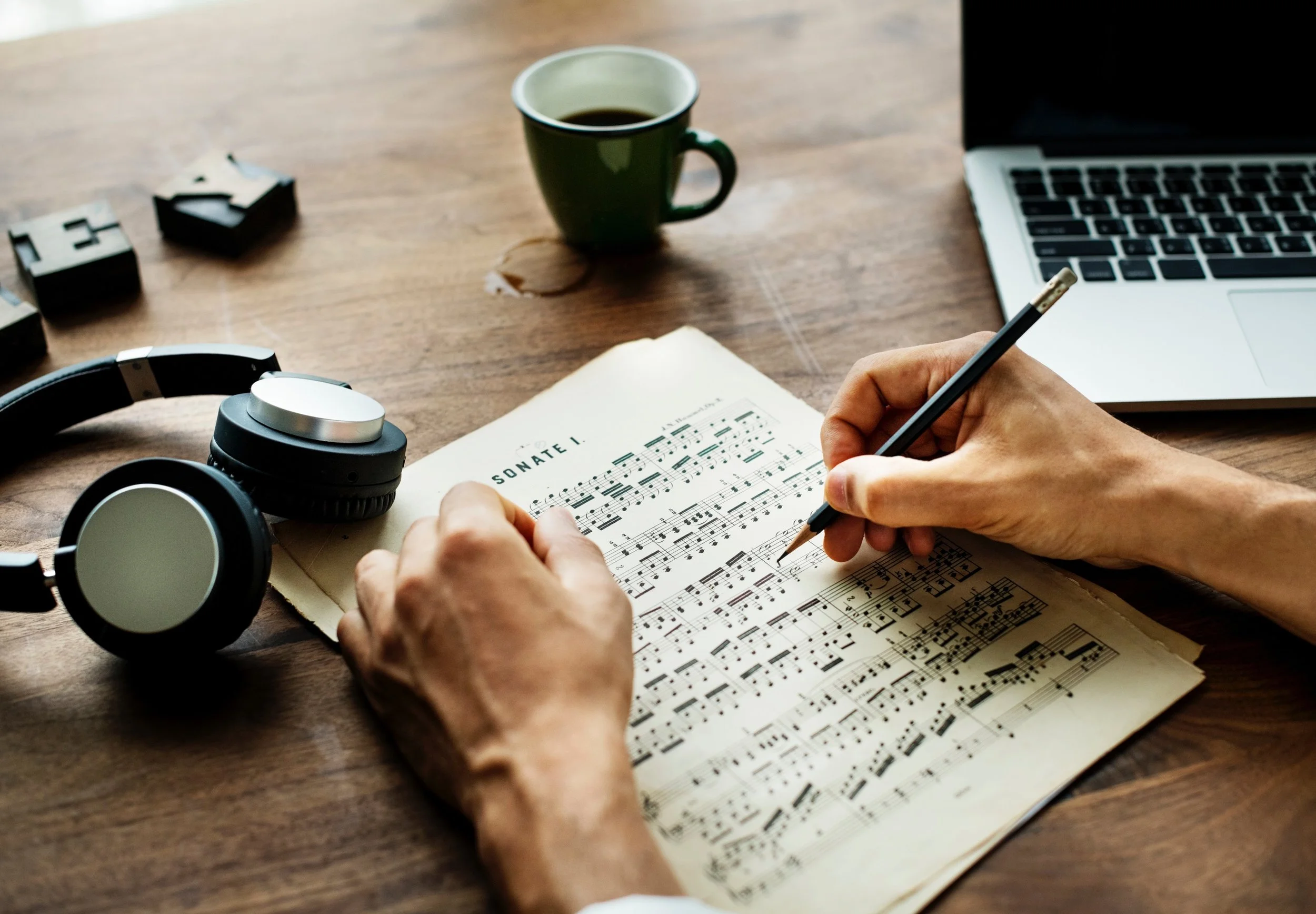 background-coffee-compose-1210530.jpg