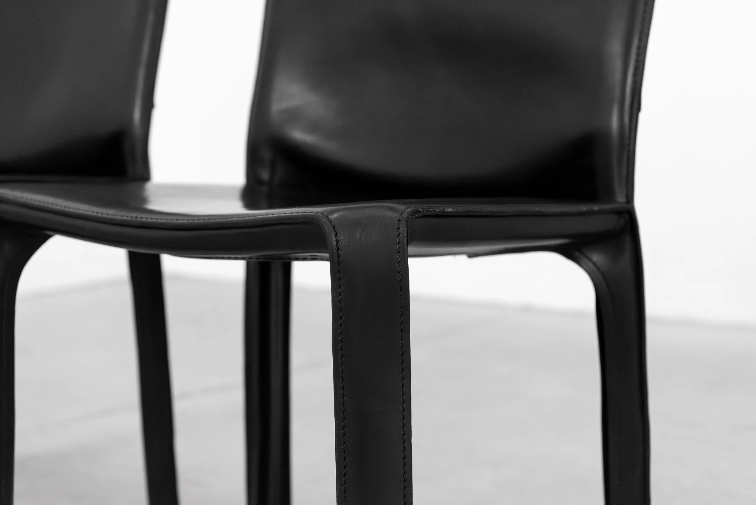 4x cab chair mario bellini cassina schwarz-3.jpg