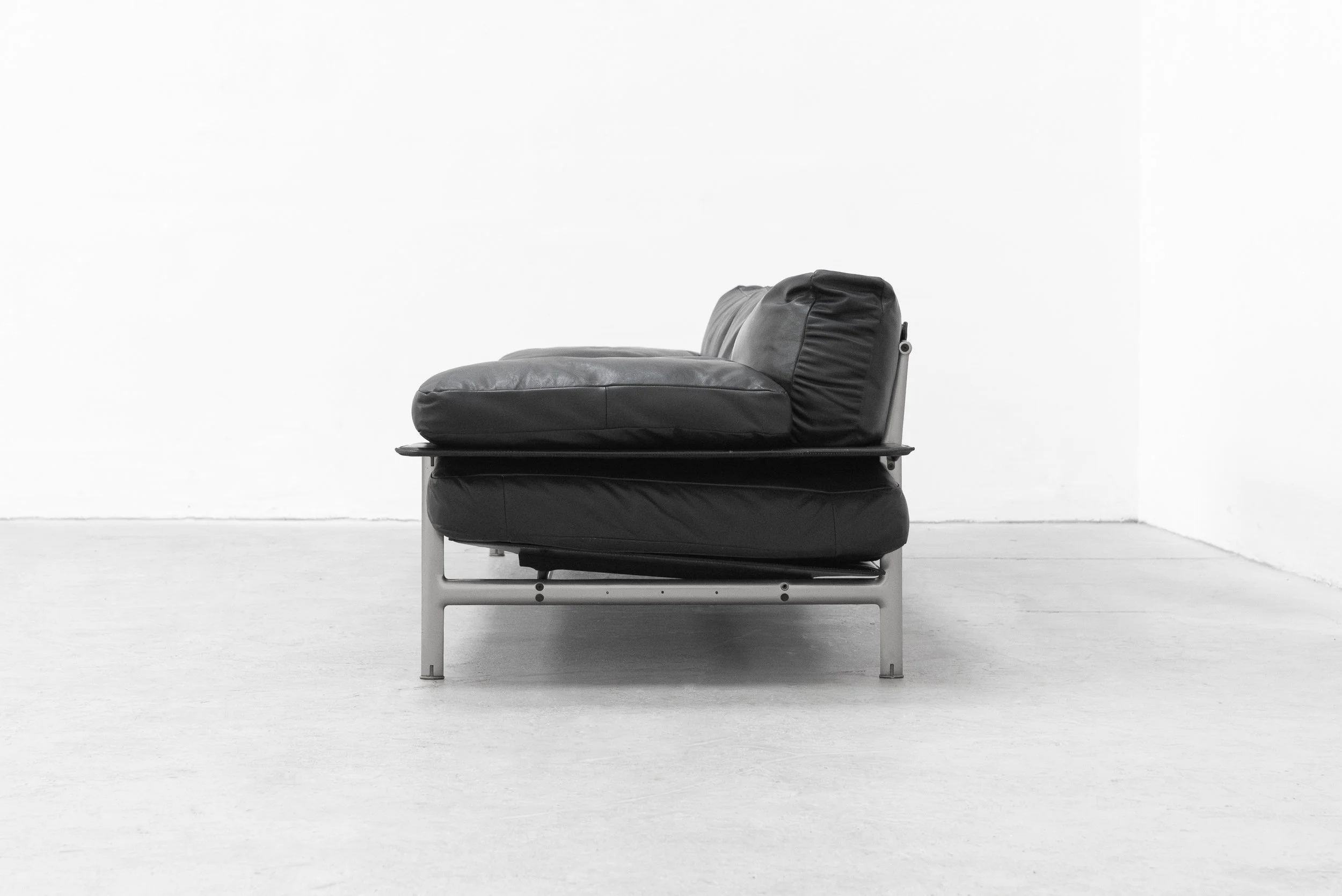 diesis sofa schwarz-8.jpg
