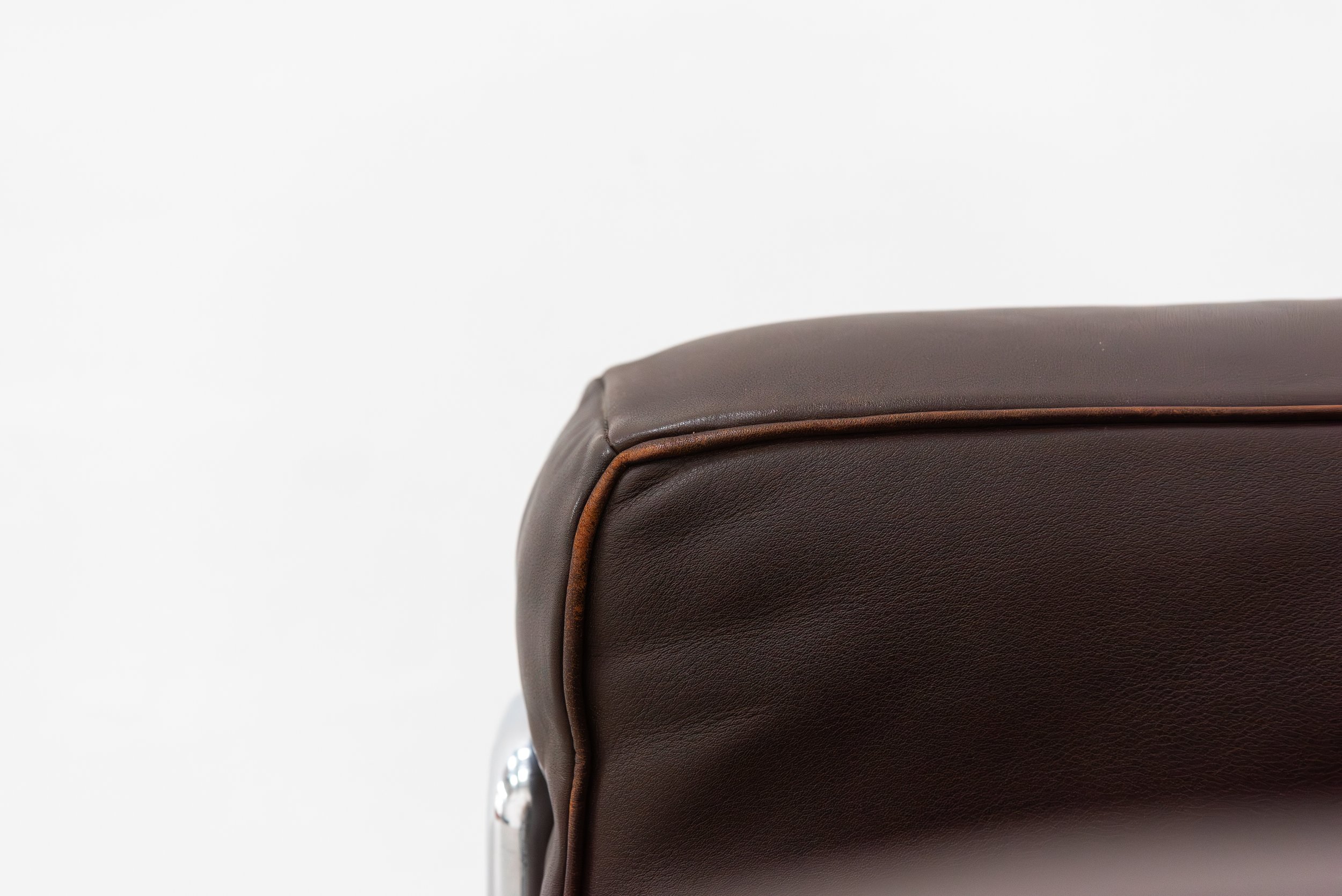 lc2 gruppe sofa sessel braun_-16.jpg