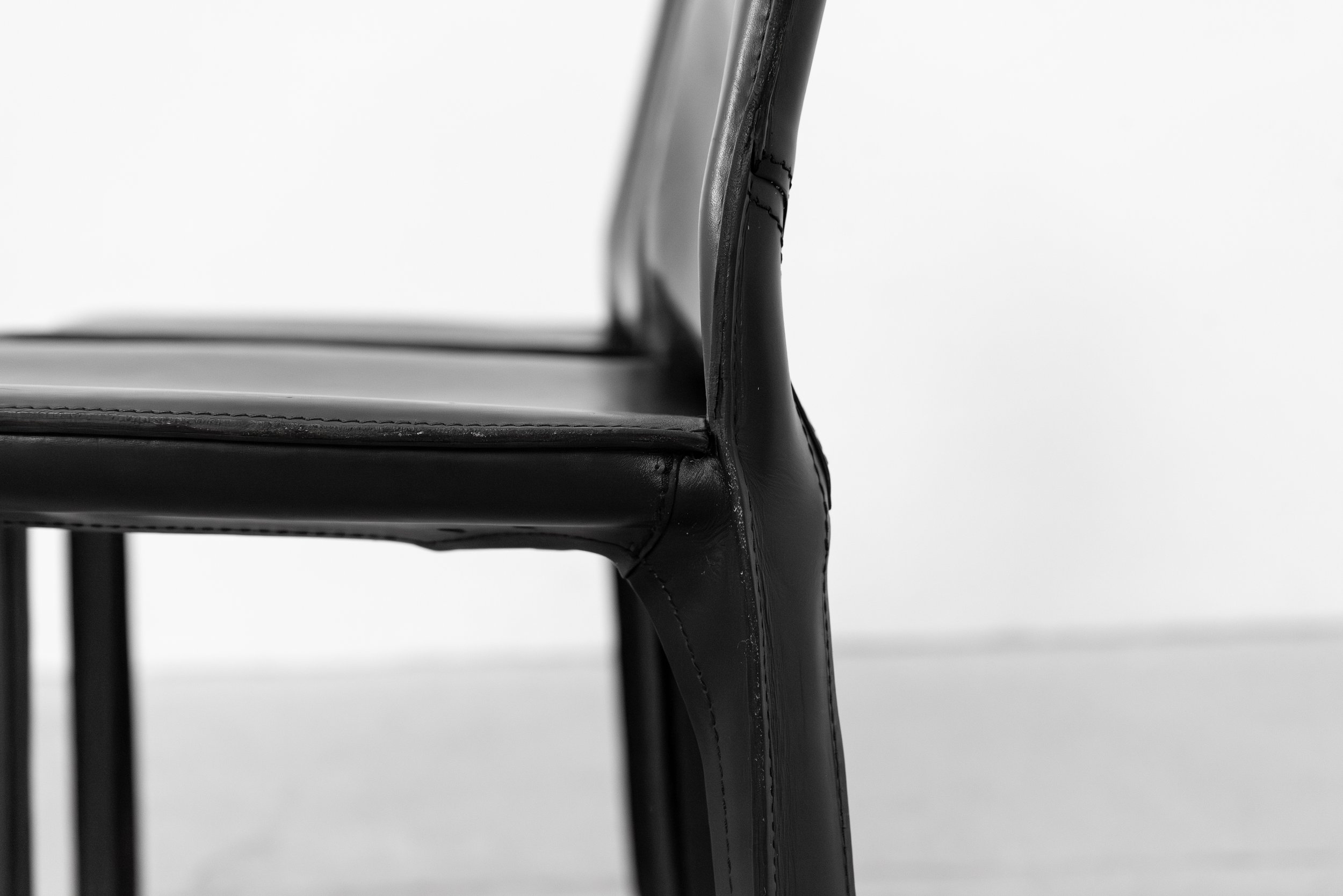 4x cab chair mario bellini cassina schwarz-7.jpg