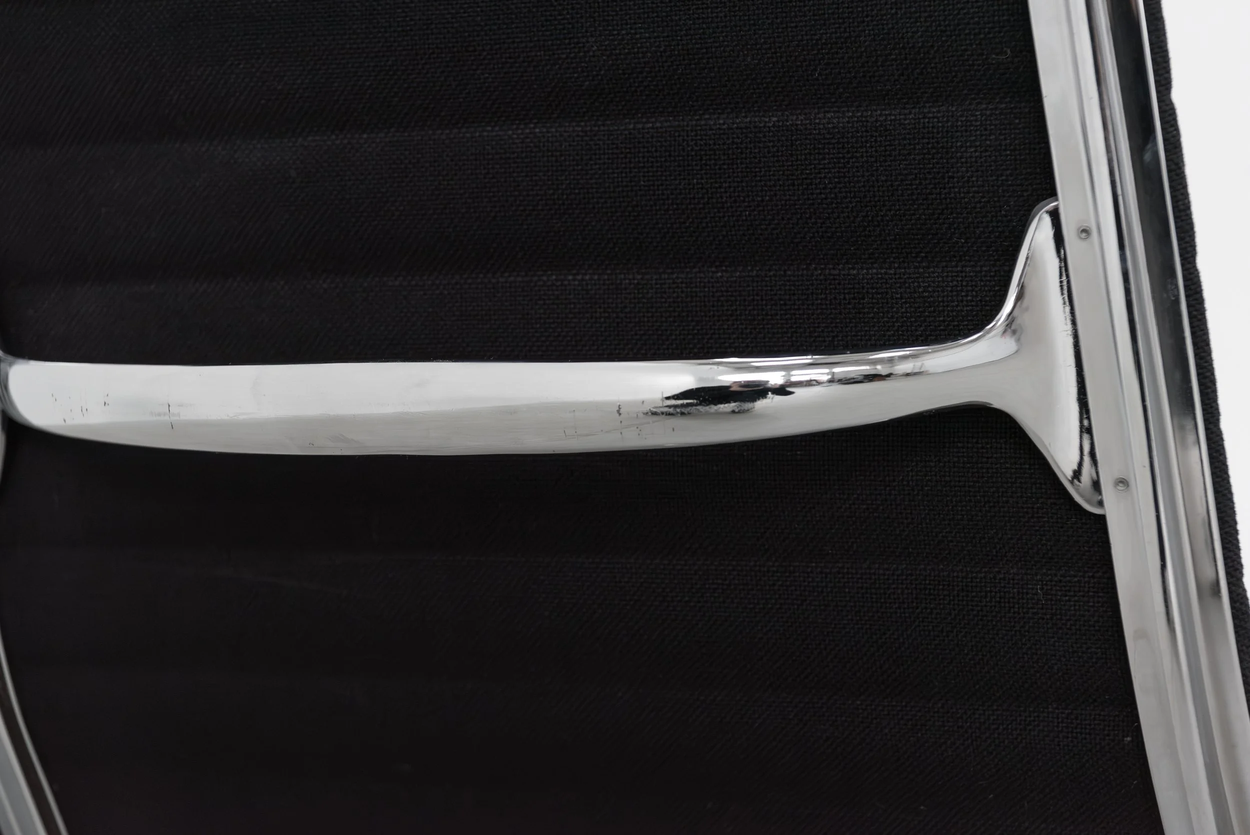 ea 124 lounge chair mir gelbchromatierung ottoman-13.jpg