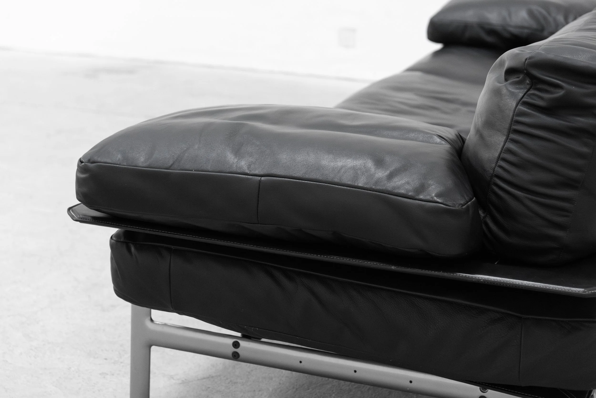 diesis sofa schwarz-9.jpg