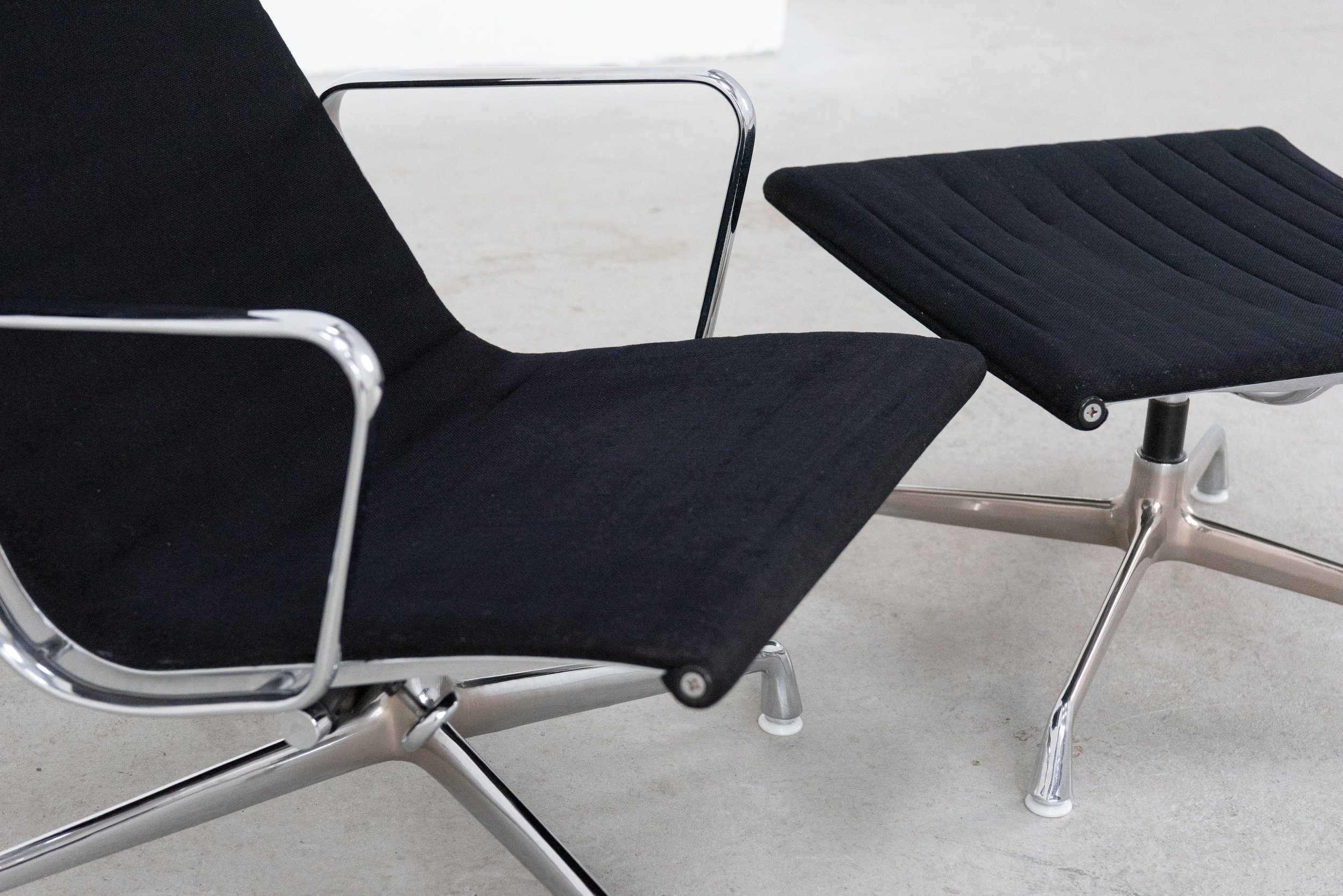 ea 124 lounge chair mir gelbchromatierung ottoman-15.jpg