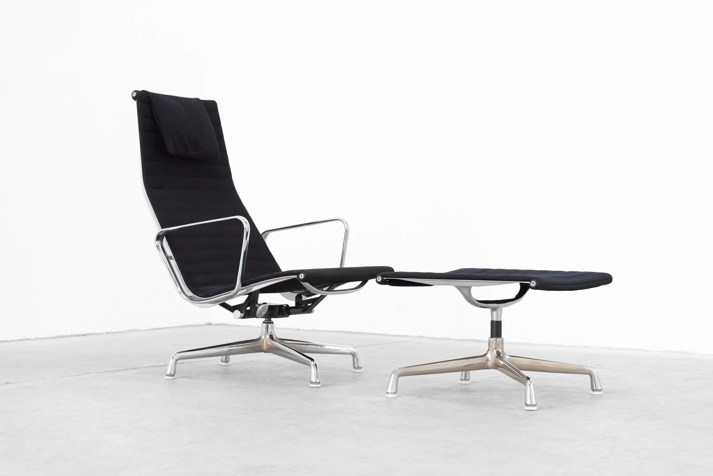 ea 124 lounge chair mir gelbchromatierung ottoman-3.jpg