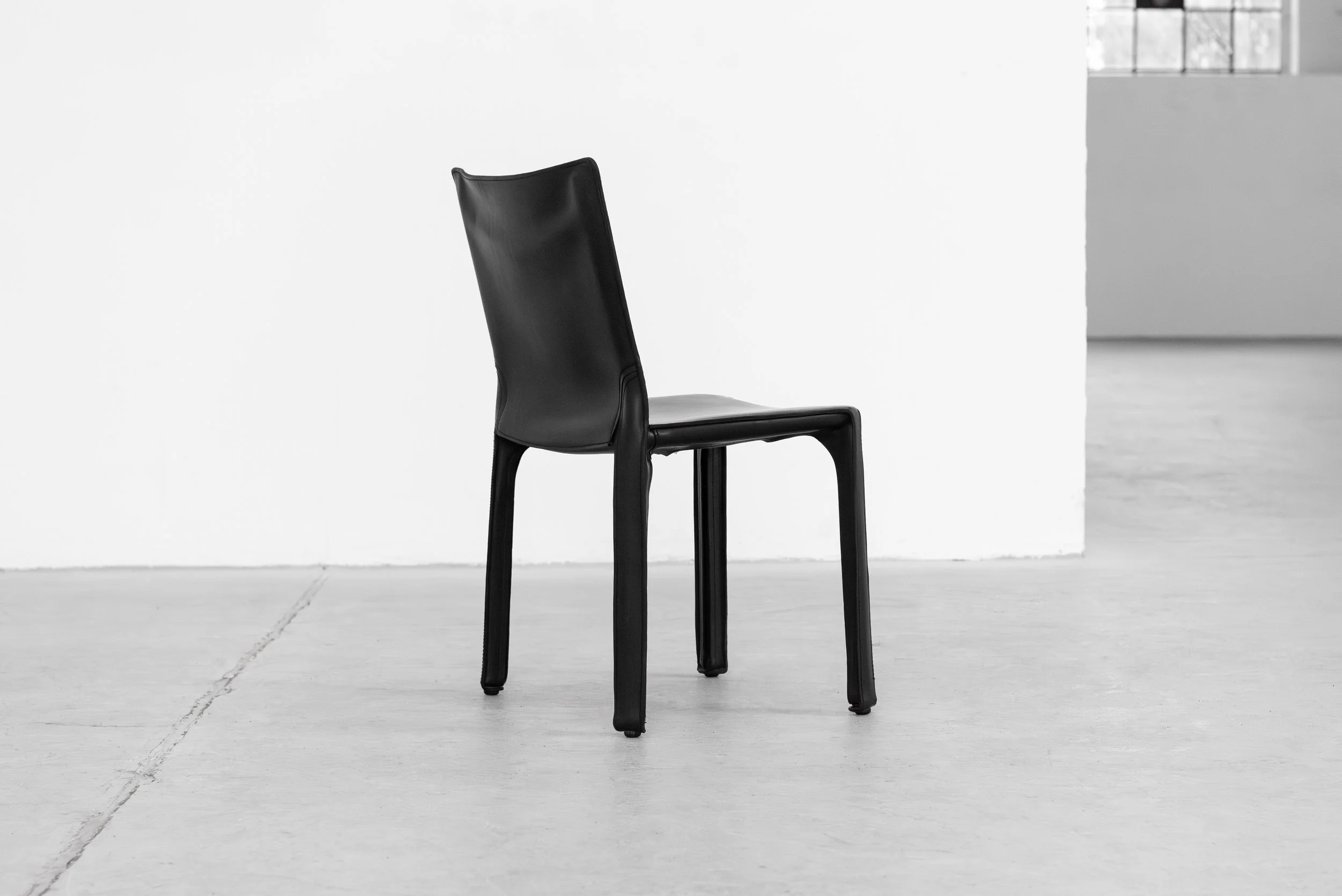 4x cab chair mario bellini cassina schwarz-14.jpg