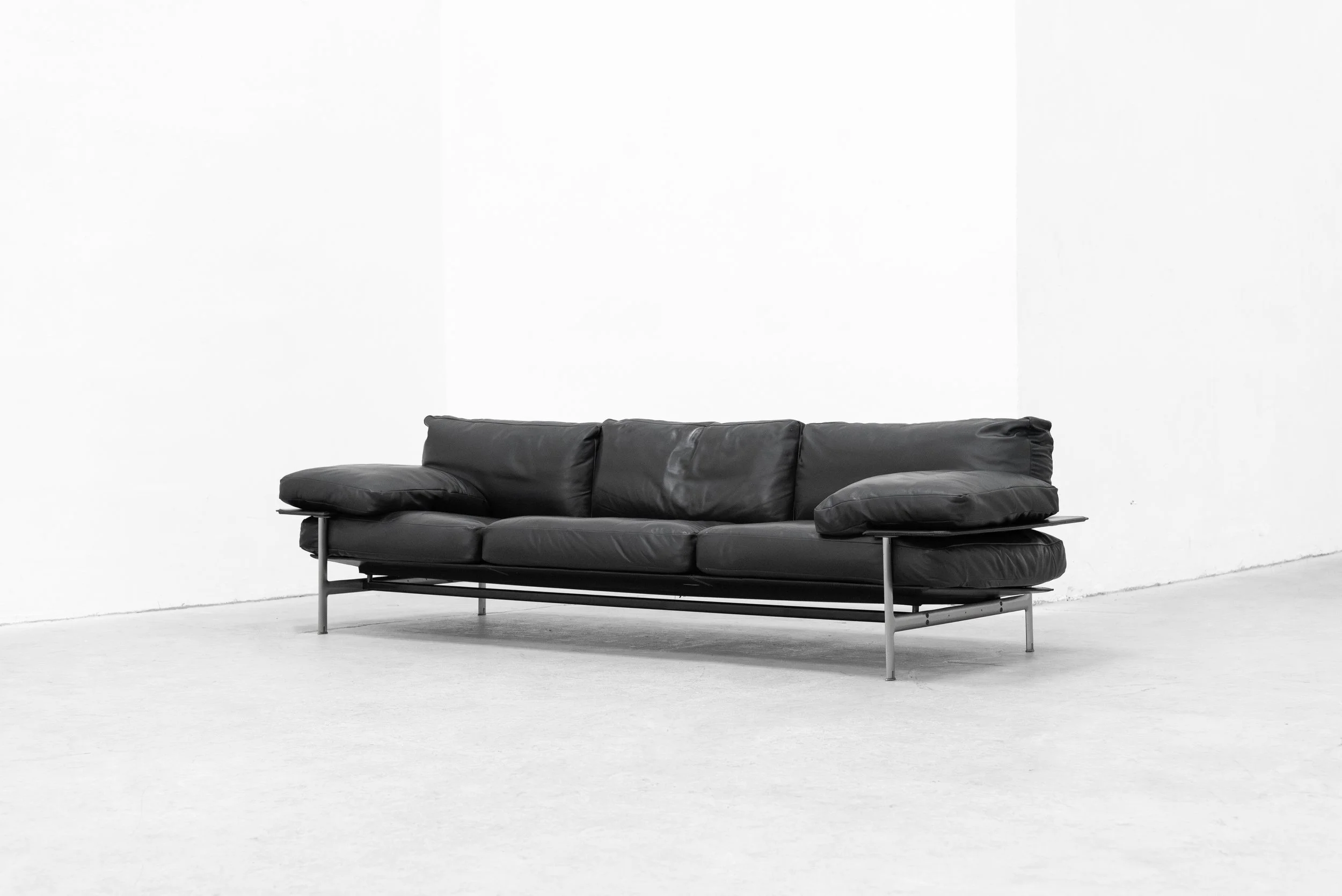 diesis sofa schwarz-7.jpg