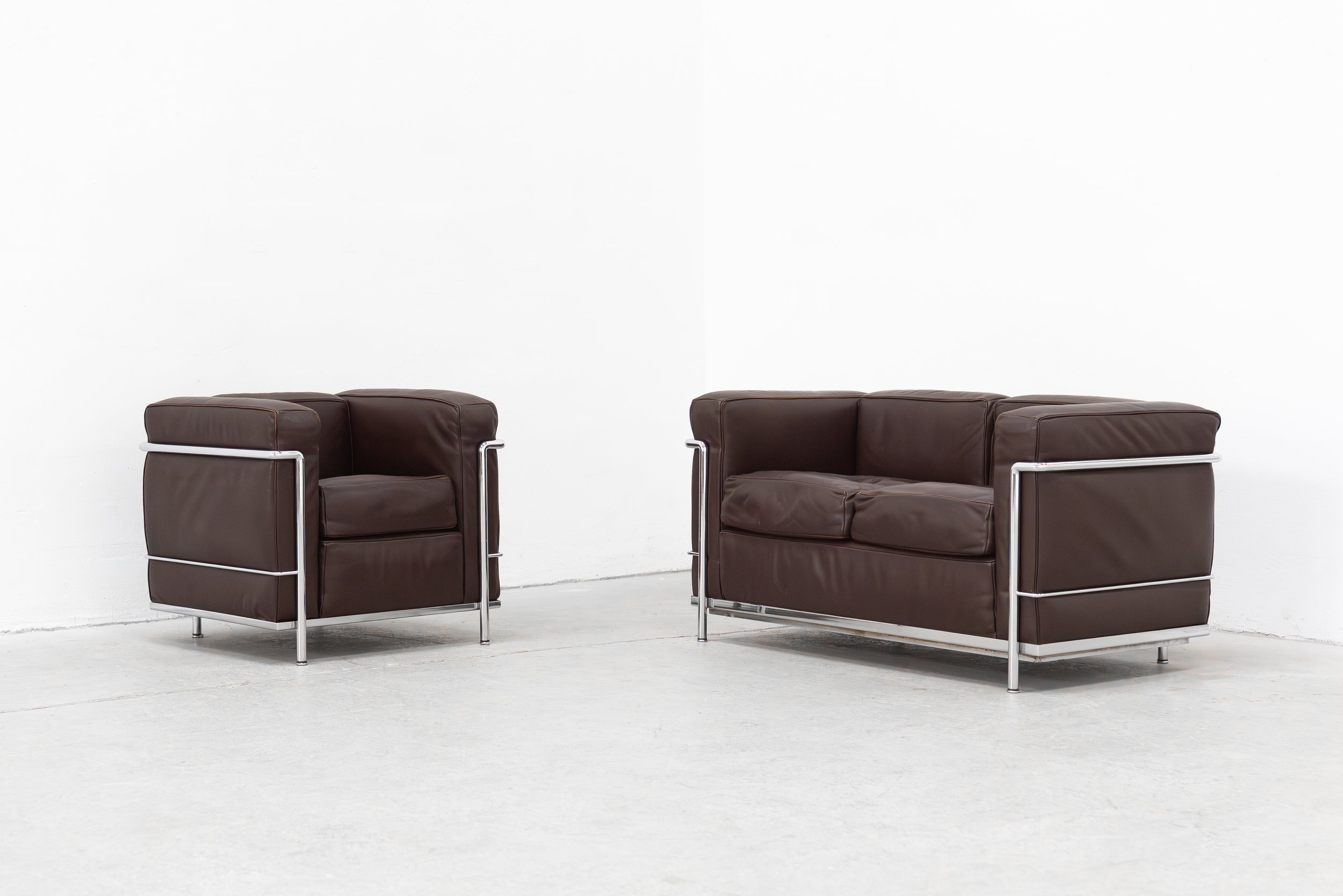 lc2 gruppe sofa sessel braun_.jpg