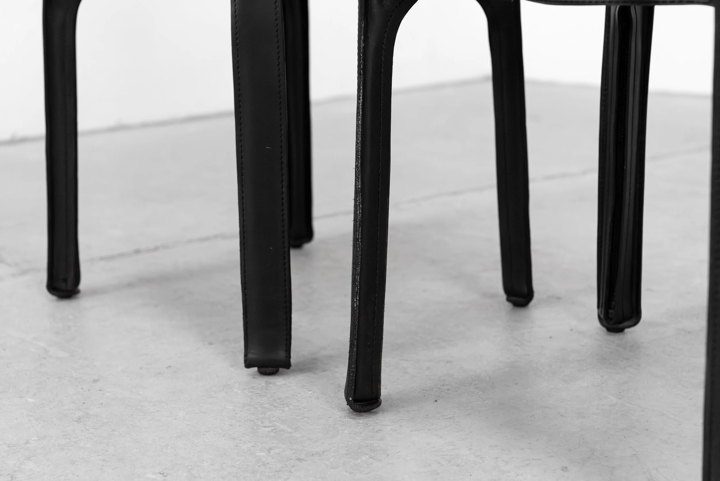 4x cab chair mario bellini cassina schwarz-5.jpg