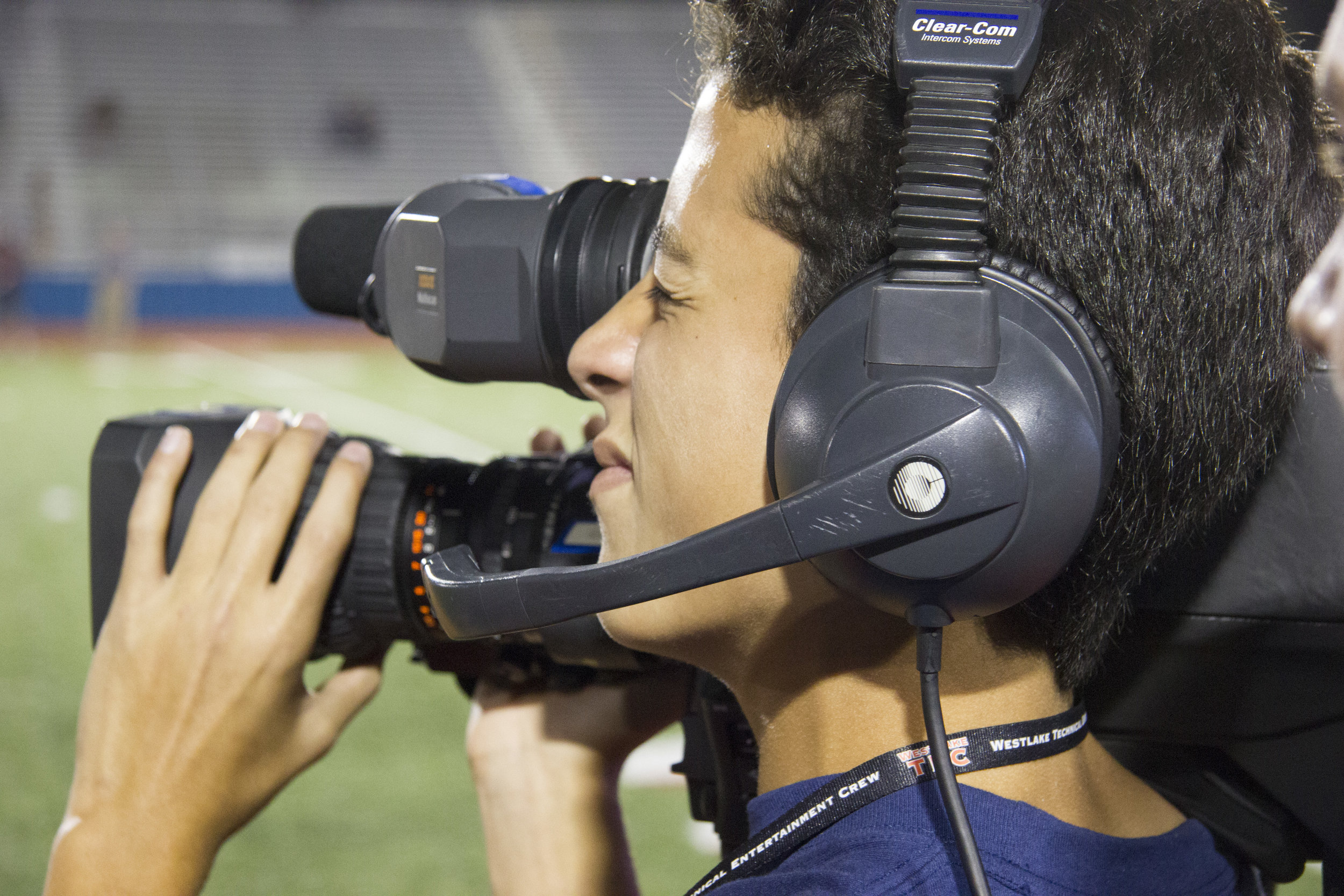 Jaden Williams Operating Shoulder Camera b.jpg