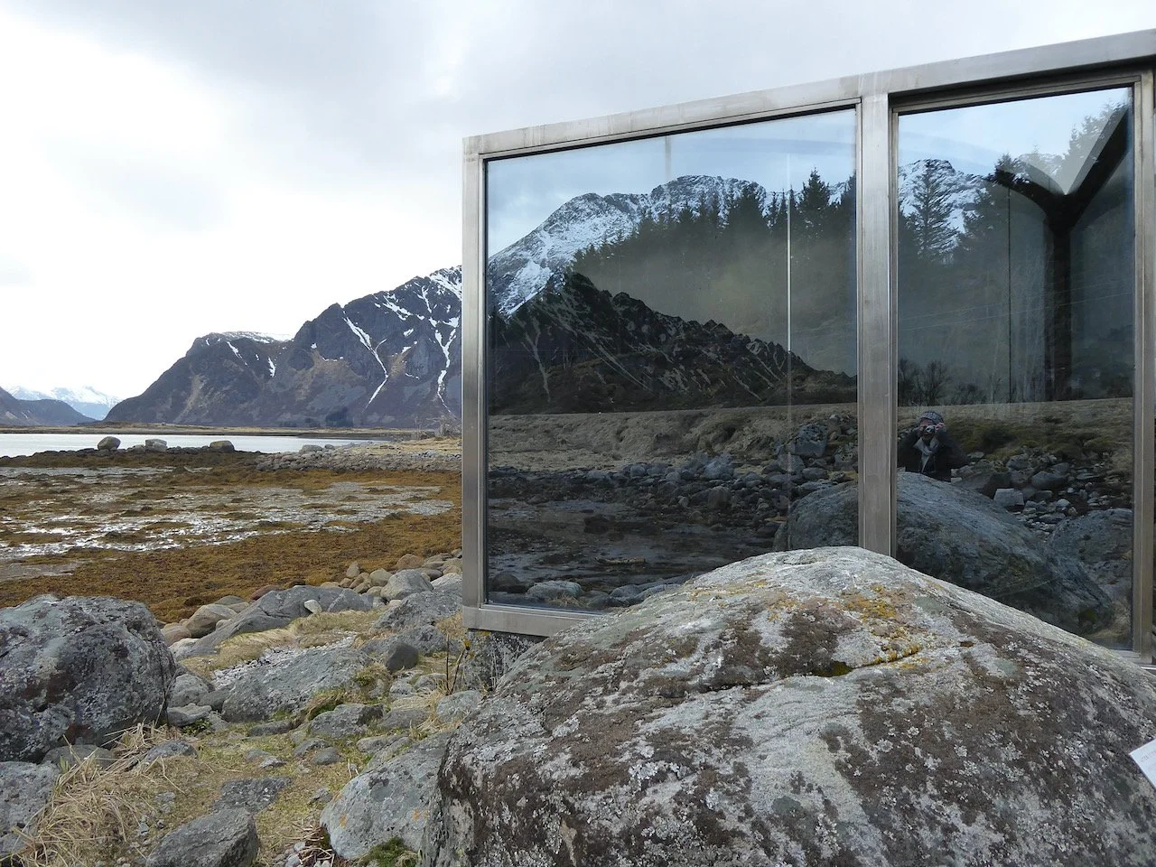 Dan Graham (USA) Untitled