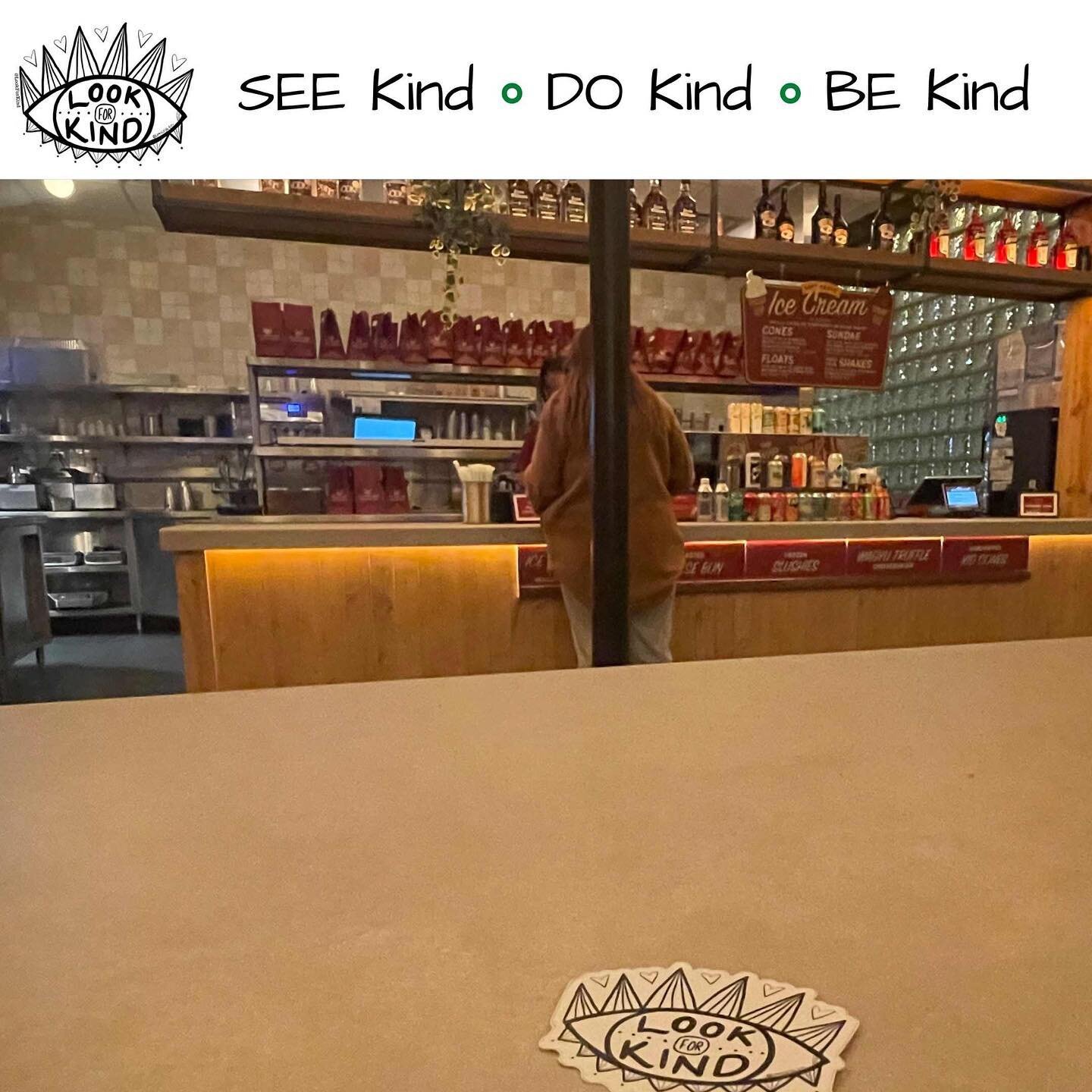There&rsquo;s nothing small about it&hellip;.Now that was a burger! LFK ❤️s the people of Chicago and has fallen in love with @smallcheval🍔
****
SEE Kind. DO Kind. BE Kind.
****
#lookforkind 
#mentalheathmatters
#suicideprevention
#suicidehotline
#9