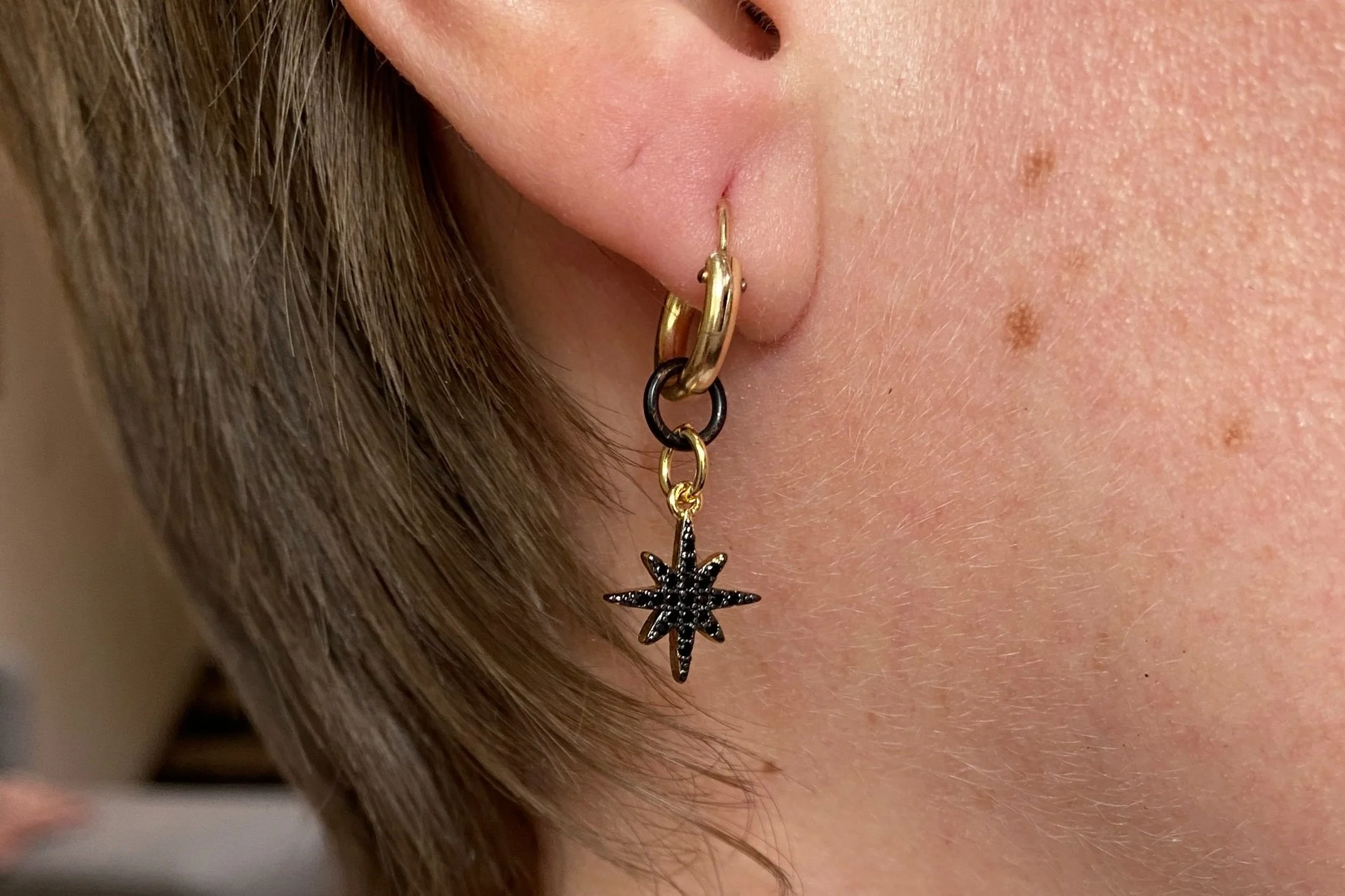 HUGGIE HOOP & BLACK PAVÉ NORTH STAR