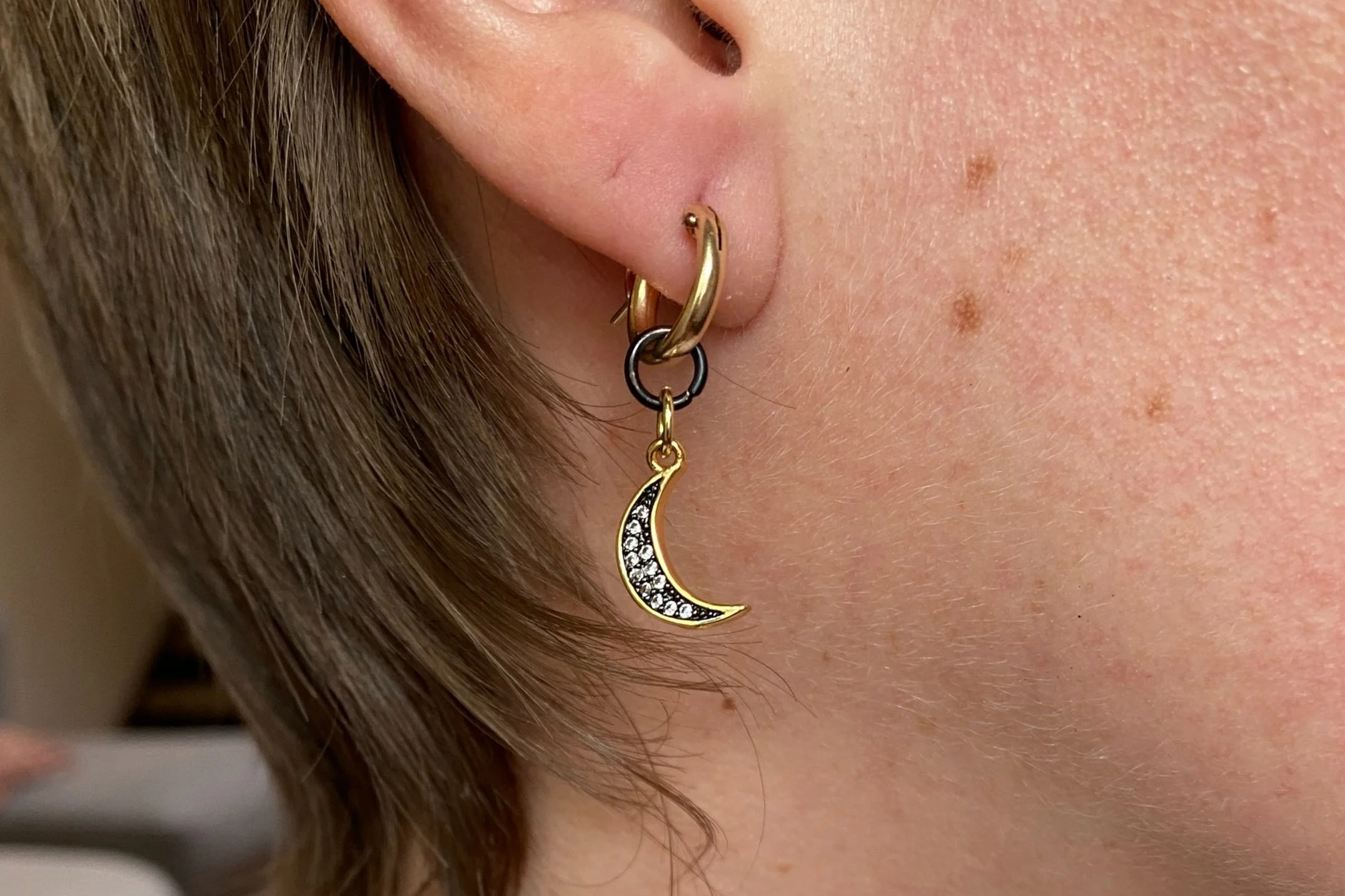 HUGGIE HOOP & BLACK PAVÉ CRESCENT MOON