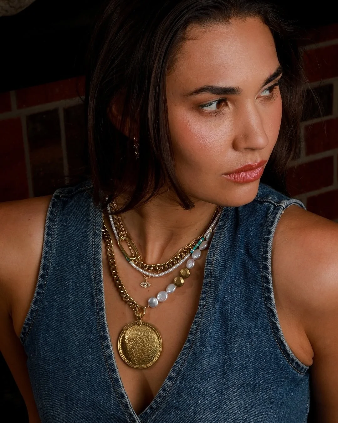Pearl and turquoise&mdash;two classics that light up midsummer.
There&rsquo;s something about the glow of pearls against the vibrant pop of turquoise that just works. Whether layered together or styled solo, these pairings bring a fresh, effortless e