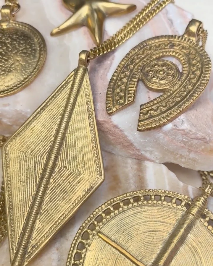 Forget subtle. Our Brass medallions styles are an ultra statement and are ready to be yours. 

Discover this season&rsquo;s most-wanted styles with link in bio 
#rachelnathanjewelry #summerjewelry #brassmedallion