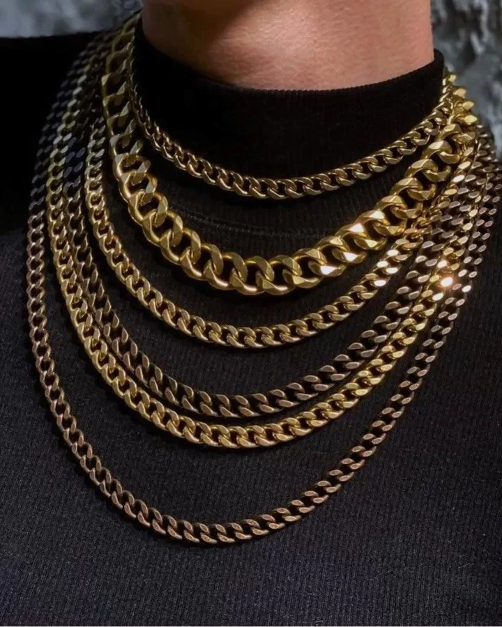 &ldquo;Curb appeal,&rdquo; elevated.
Our Perfect Curb Collection: made for effortless impact, designed to stack or wear solo.
#rachelnathanjewelry #curbchainnecklaces #curbchainbracelets