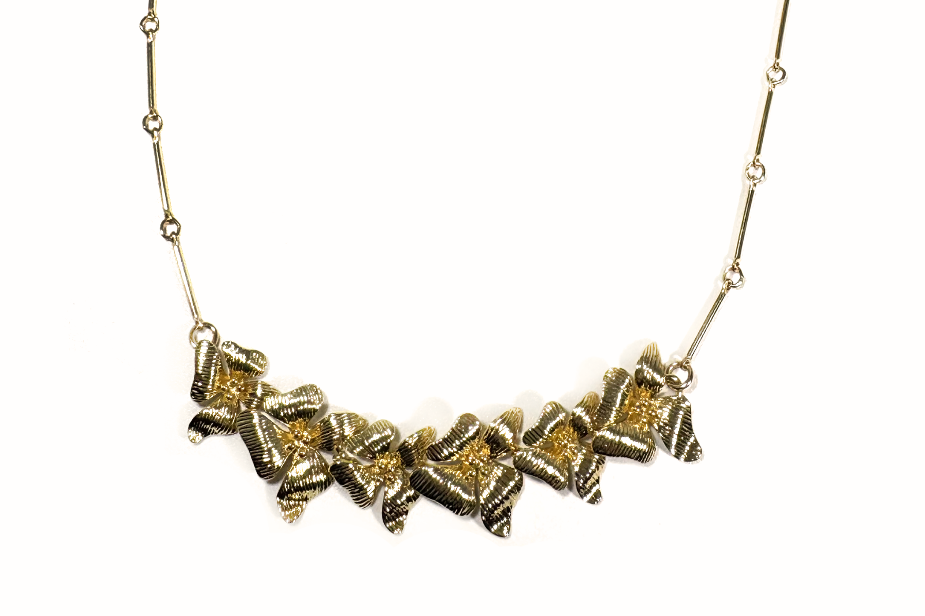 FLORAL CENTERPIECE NECKLACE