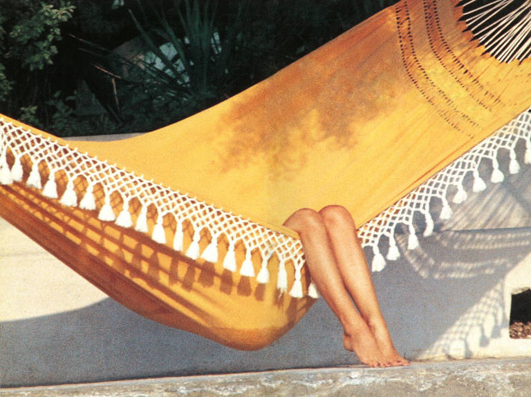 Undercurrent_AARONS_Bardot_Relaxing_in_St_Tropez_l.jpeg
