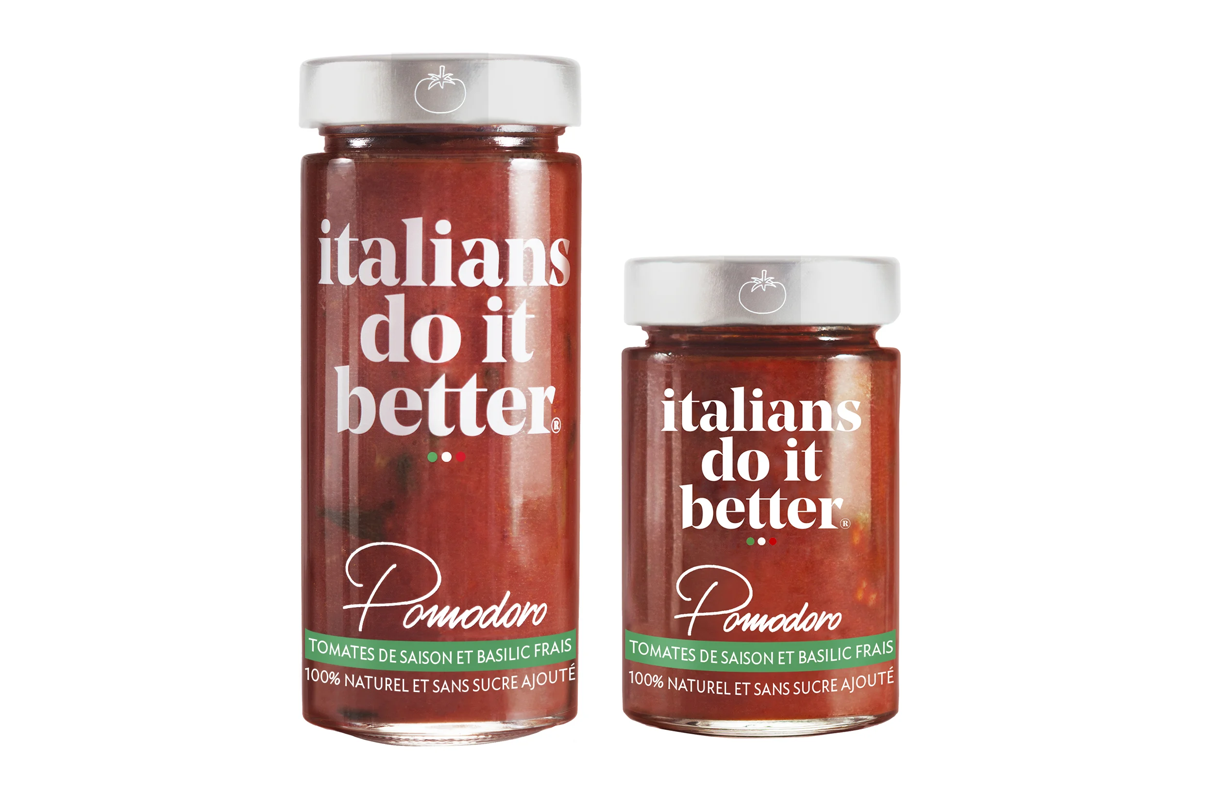 Pomodoro Tomates Fraîches (93%), Huile d’Olive Extra Vierge, Basilico Genovese AOP, Ail, Poivre, Sel. La recette sicilienne traditionnelle de la sauce tomates, Pomodoro en italien, et basilic. Une sauce extra légère cuisinée avec des tomates fraîches et gorgées de soleil. A déguster directement avec vos pasta, mais aussi en base de vos Bolognese maison ou comme base à pizza. Existe également en 190g. How to do it better : salez l’eau des pâtes, cuire la pasta al dente et faites-la revenir 1 minute à feu doux avec la sauce. Saupoudrez le tout de Parmigiano Reggiano. A cuisiner avec des spaghetti .