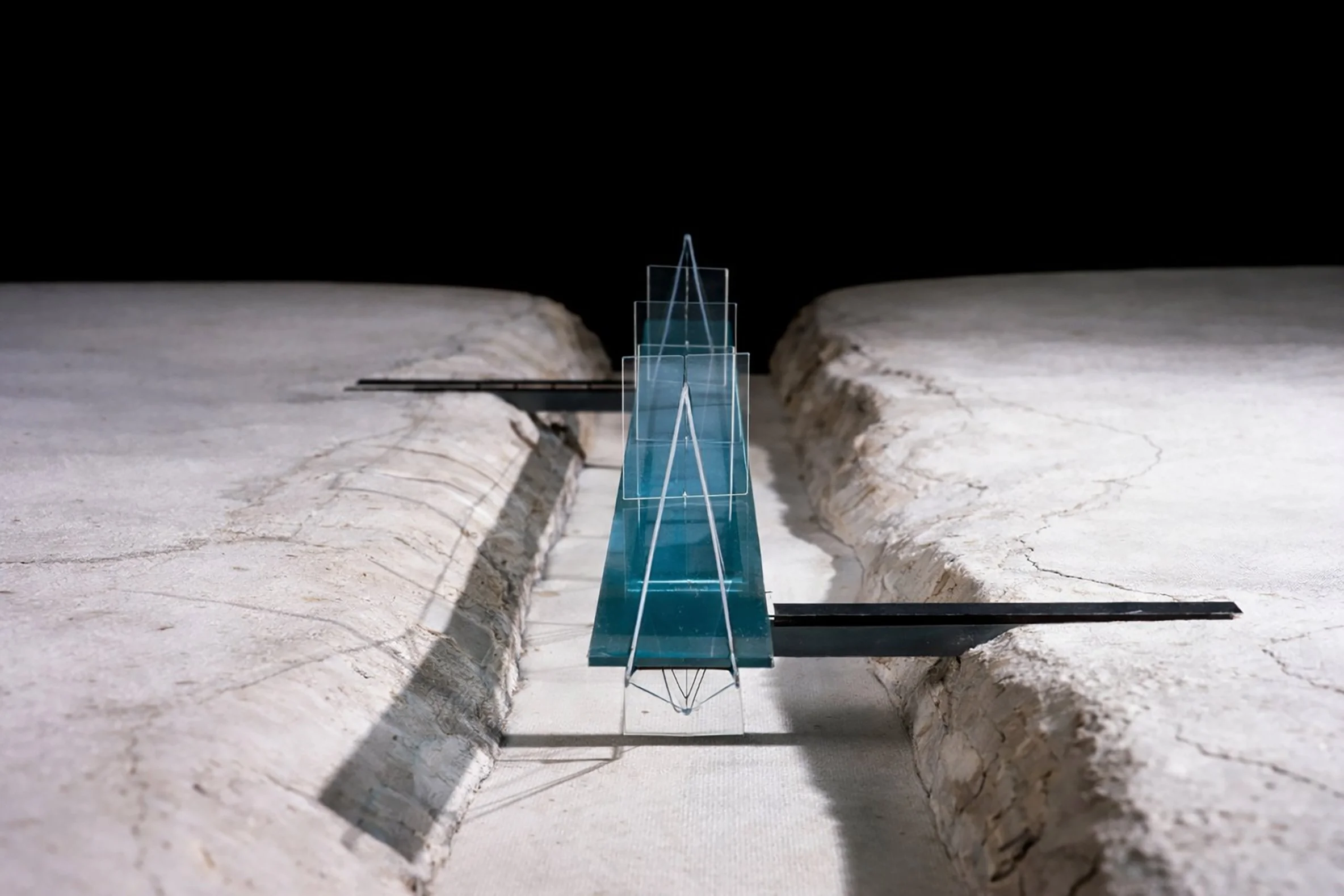  The bridge is designed to reflect the river below onto the walkway. 